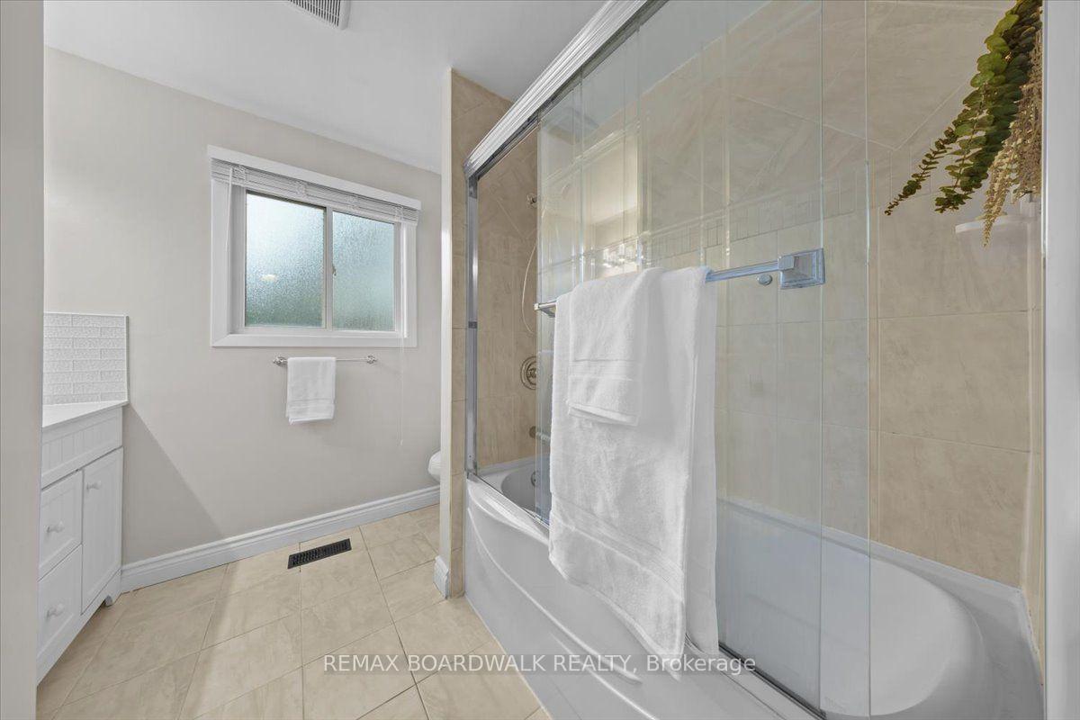 Photo 22 of 989 Cahill Drive W, Ottawa, Hunt Club/Western Community — HOMEH
