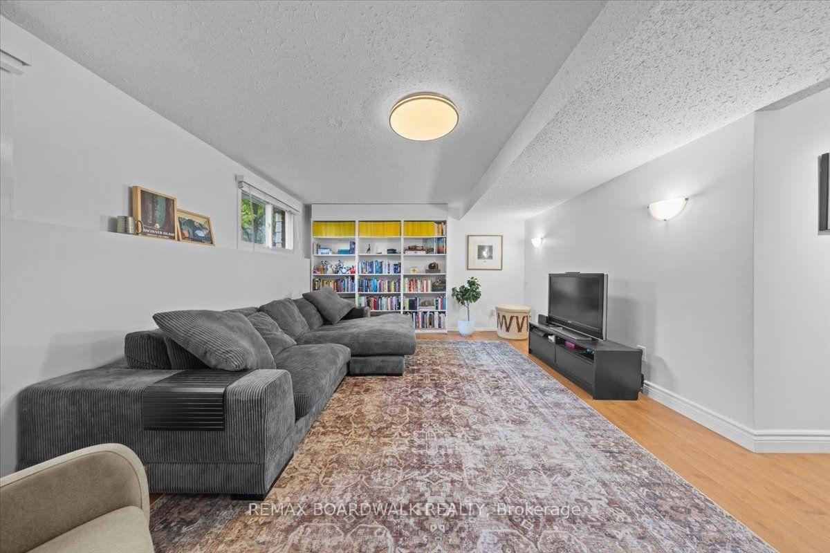 Photo 25 of 989 Cahill Drive W, Ottawa, Hunt Club/Western Community — HOMEH
