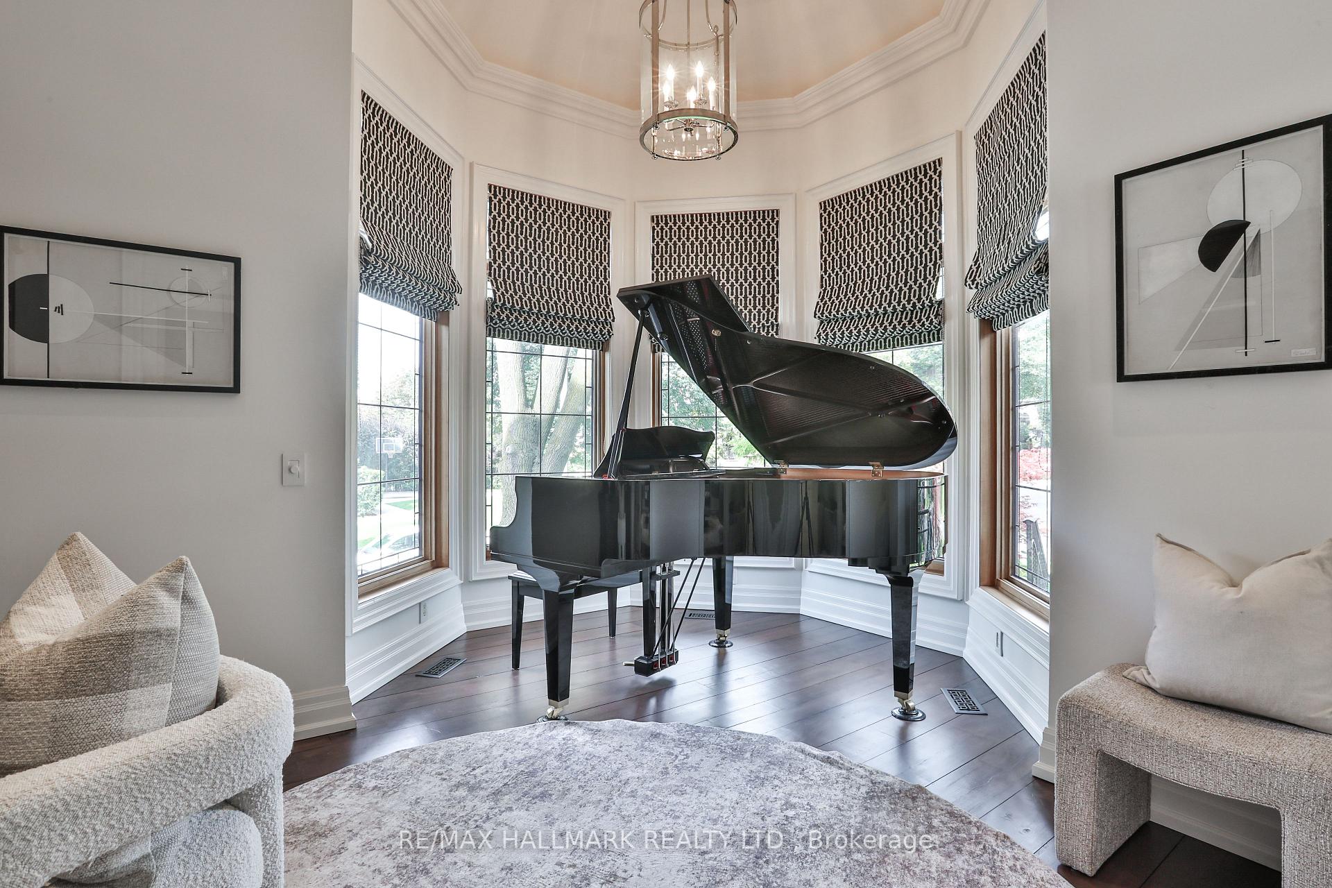 Photo 12 of 11 Forest Ridge Drive, Toronto, Forest Hill North — HOMEH