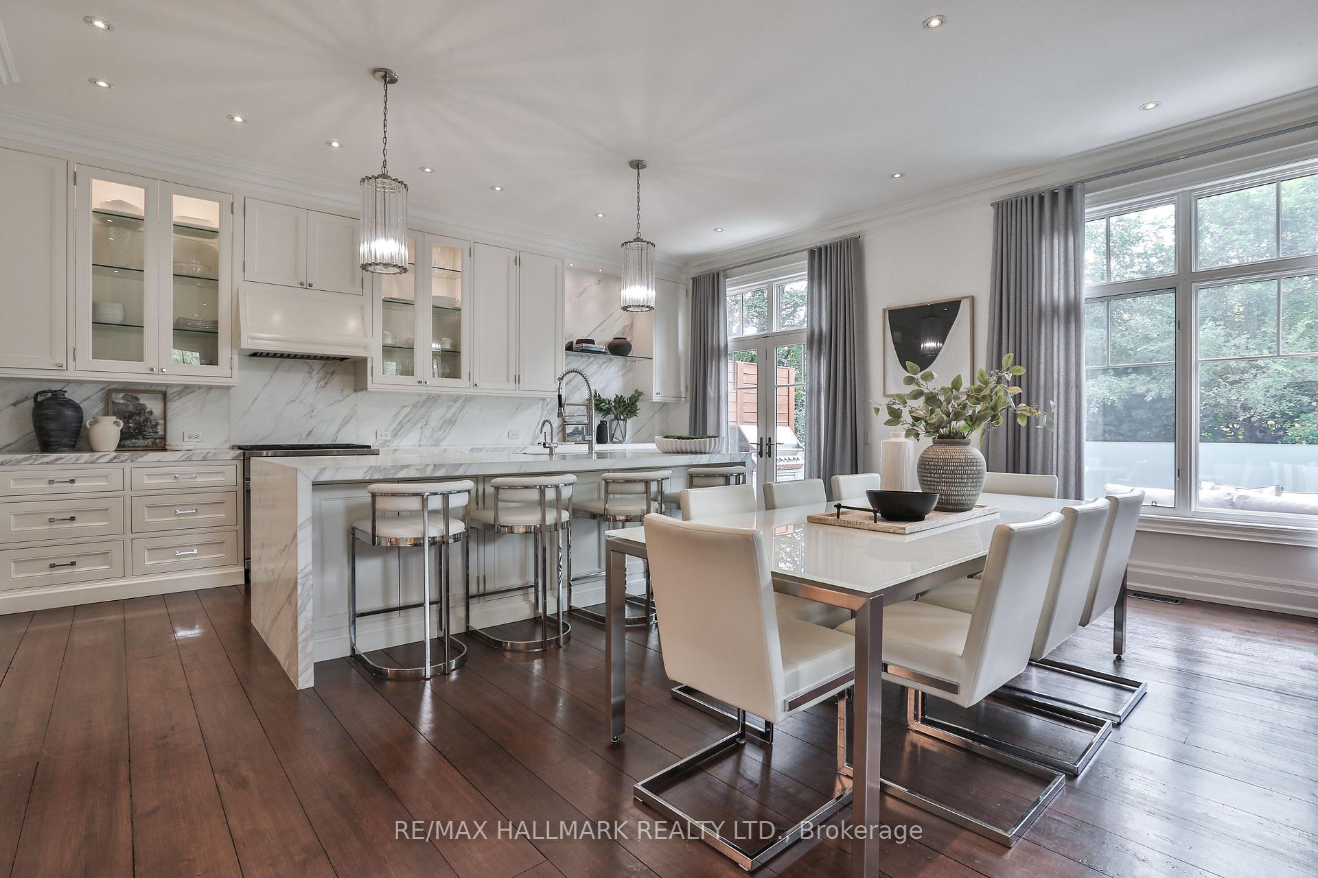 Photo 14 of 11 Forest Ridge Drive, Toronto, Forest Hill North — HOMEH