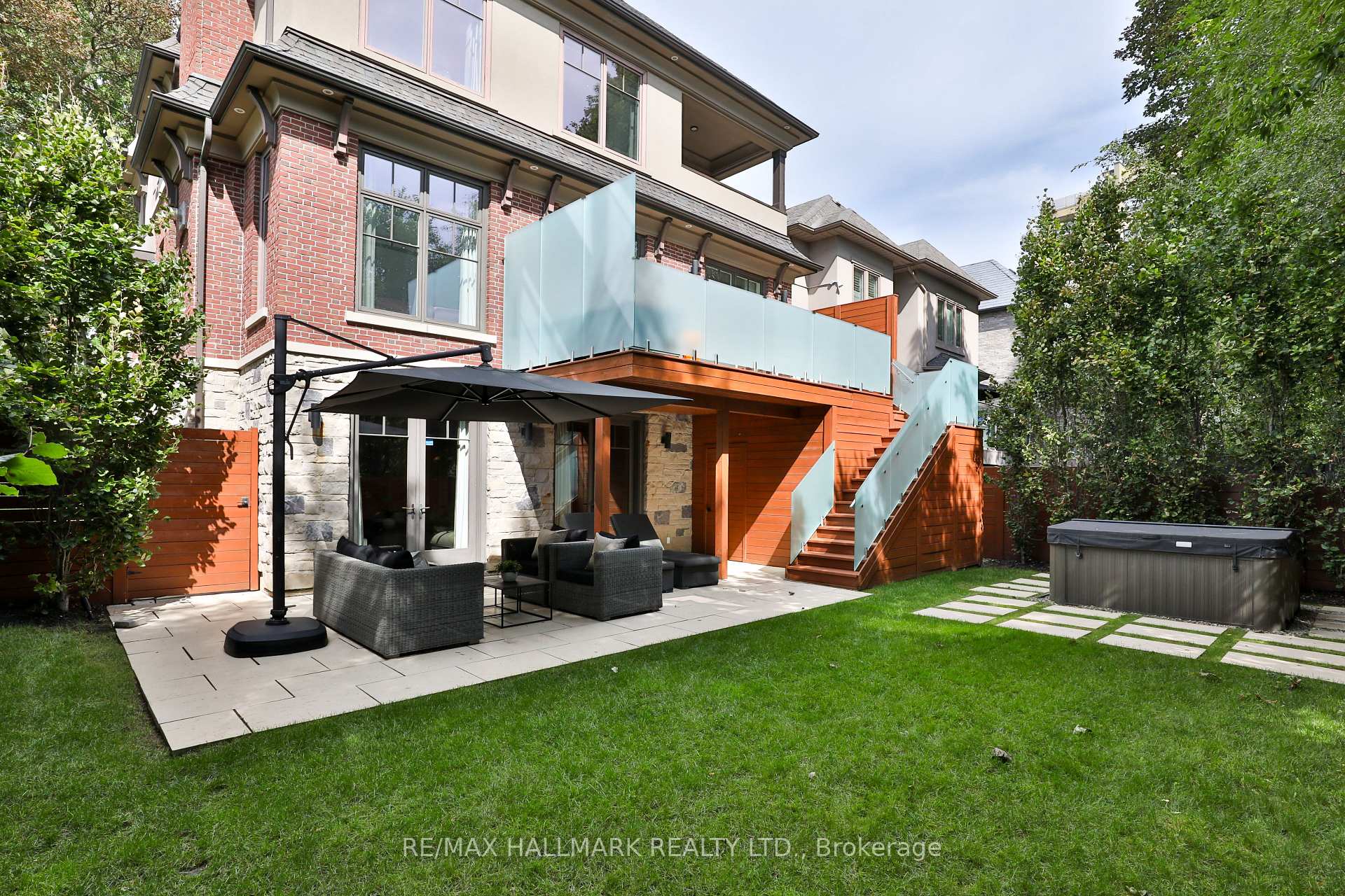 Photo 50 of 11 Forest Ridge Drive, Toronto, Forest Hill North — HOMEH