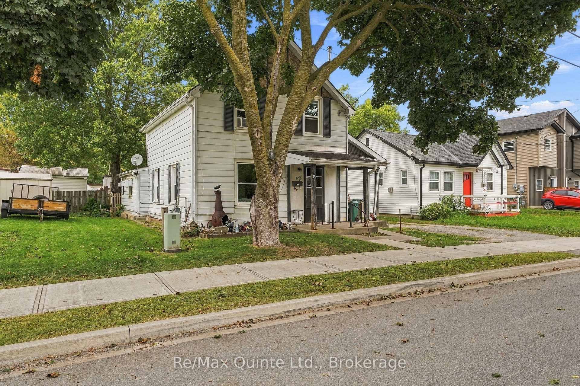 Photo 2 of 26 Strachan Street, Belleville, Belleville Ward — HOMEH