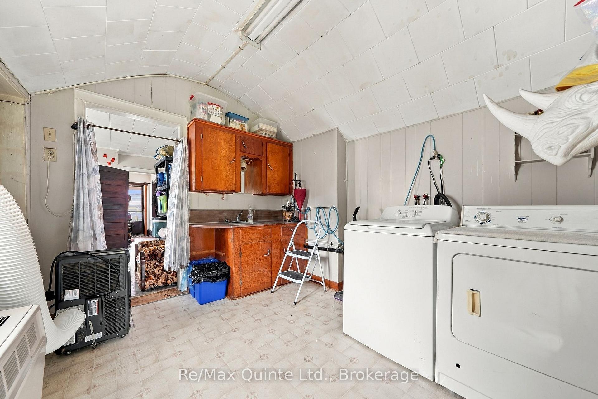 Photo 14 of 26 Strachan Street, Belleville, Belleville Ward — HOMEH