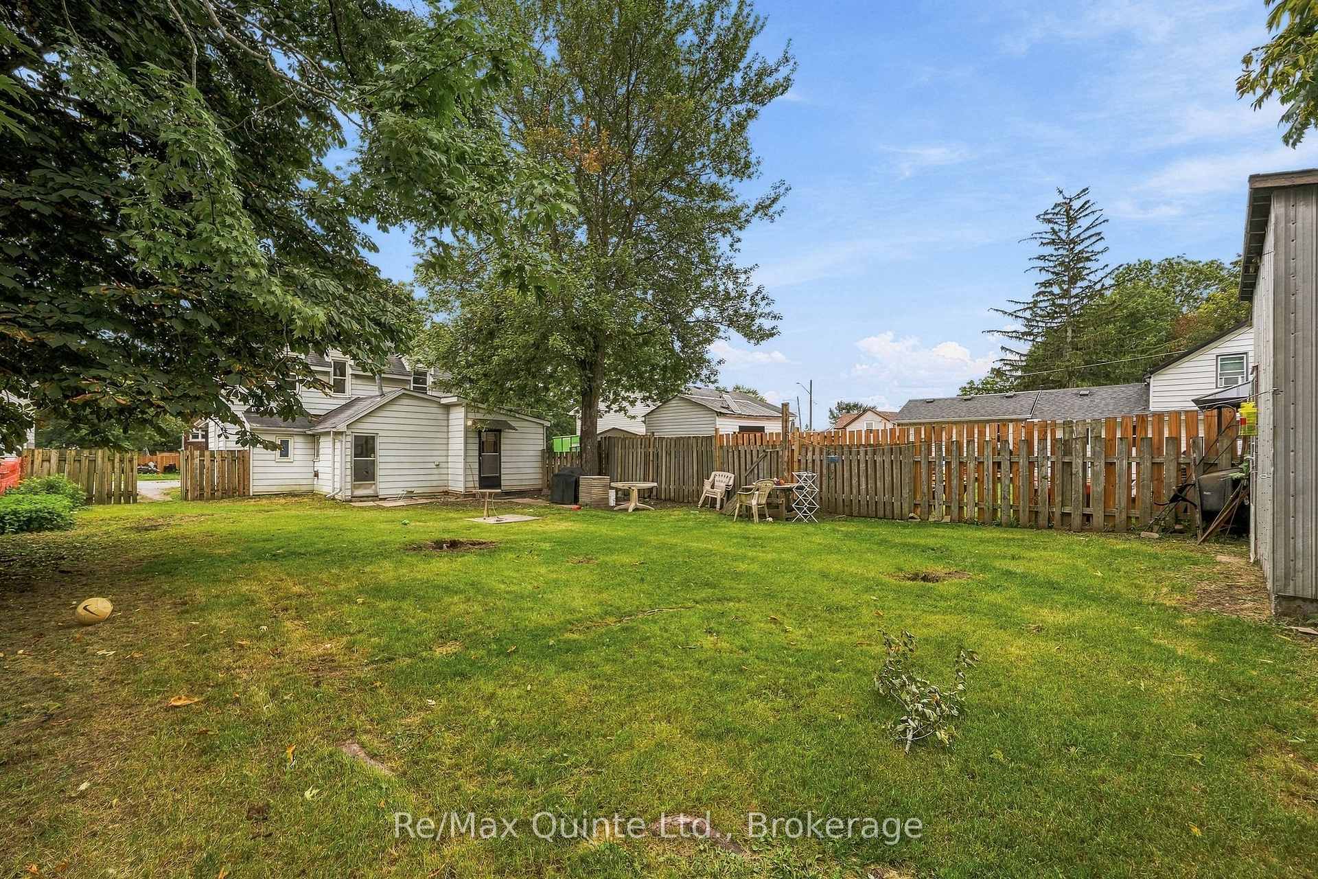 Photo 21 of 26 Strachan Street, Belleville, Belleville Ward — HOMEH
