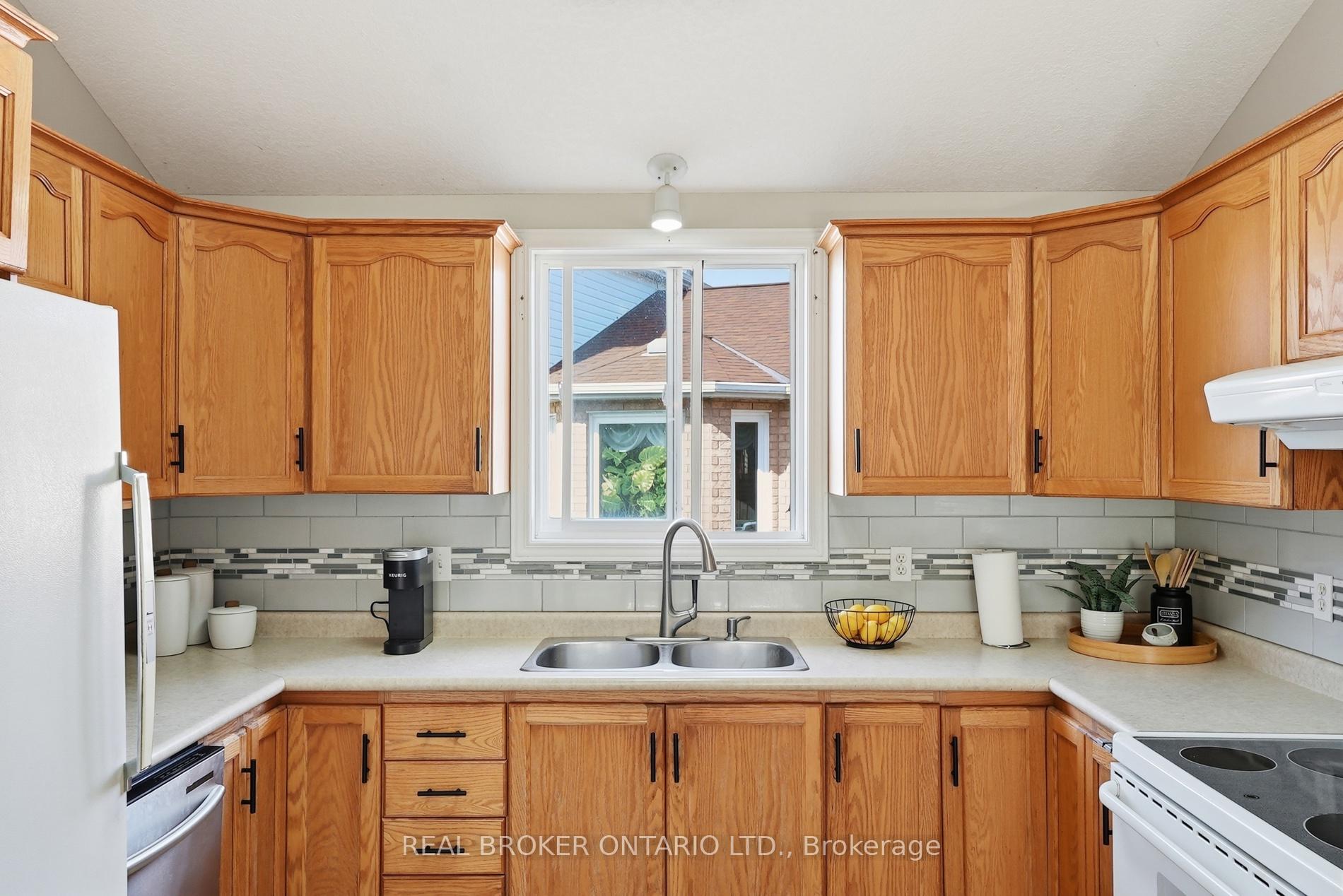 Photo 12 of 26 Kelly Court, Guelph, Willow West/Sugarbush/West Acres — HOMEH