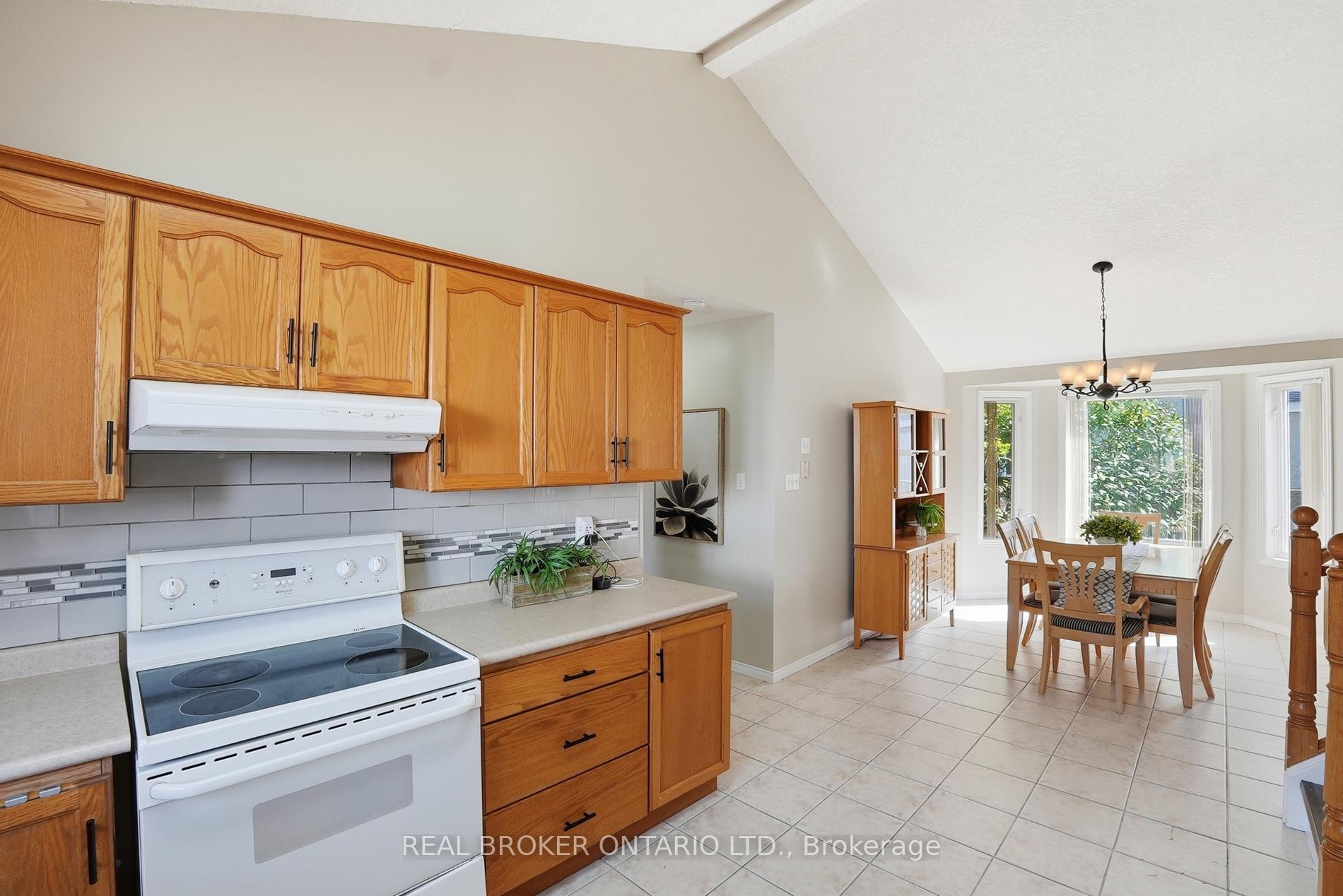 Photo 13 of 26 Kelly Court, Guelph, Willow West/Sugarbush/West Acres — HOMEH