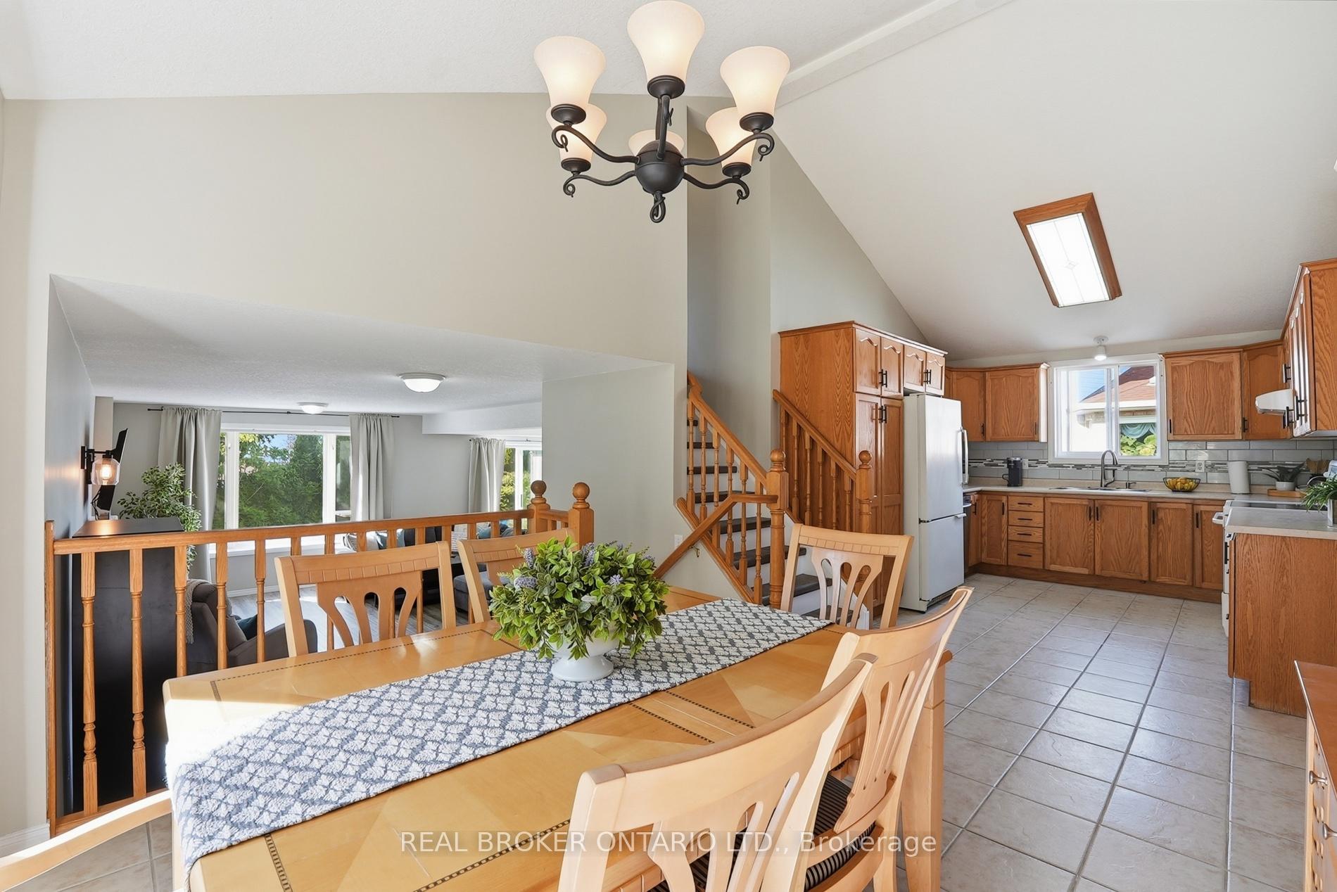 Photo 15 of 26 Kelly Court, Guelph, Willow West/Sugarbush/West Acres — HOMEH