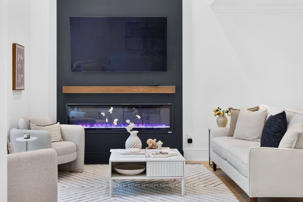 Photo 8 of 1340 Contour Drive, Mississauga, Clarkson — HOMEH