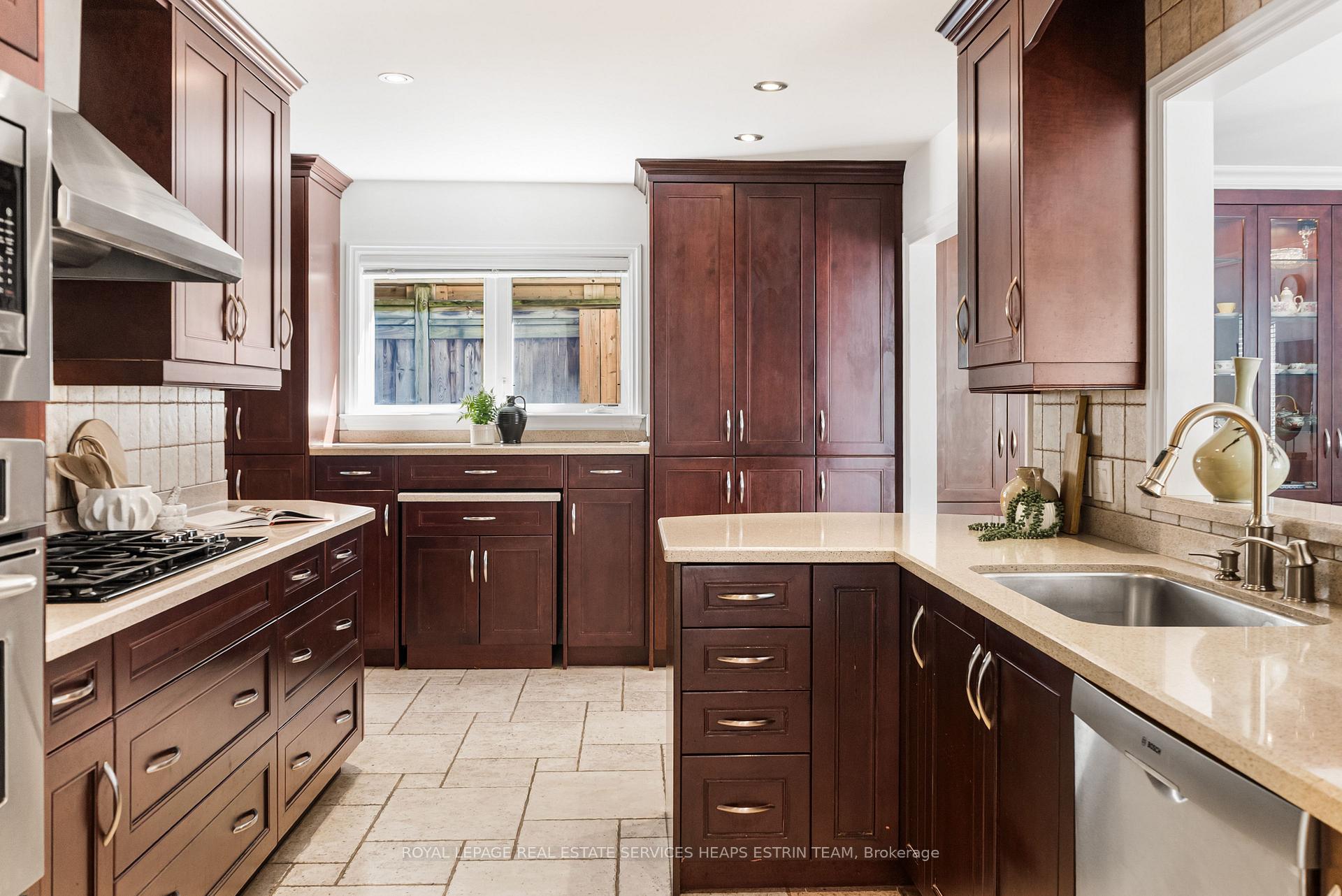 Photo 39 of 129 Babcombe Drive, Markham, Bayview Glen — HOMEH