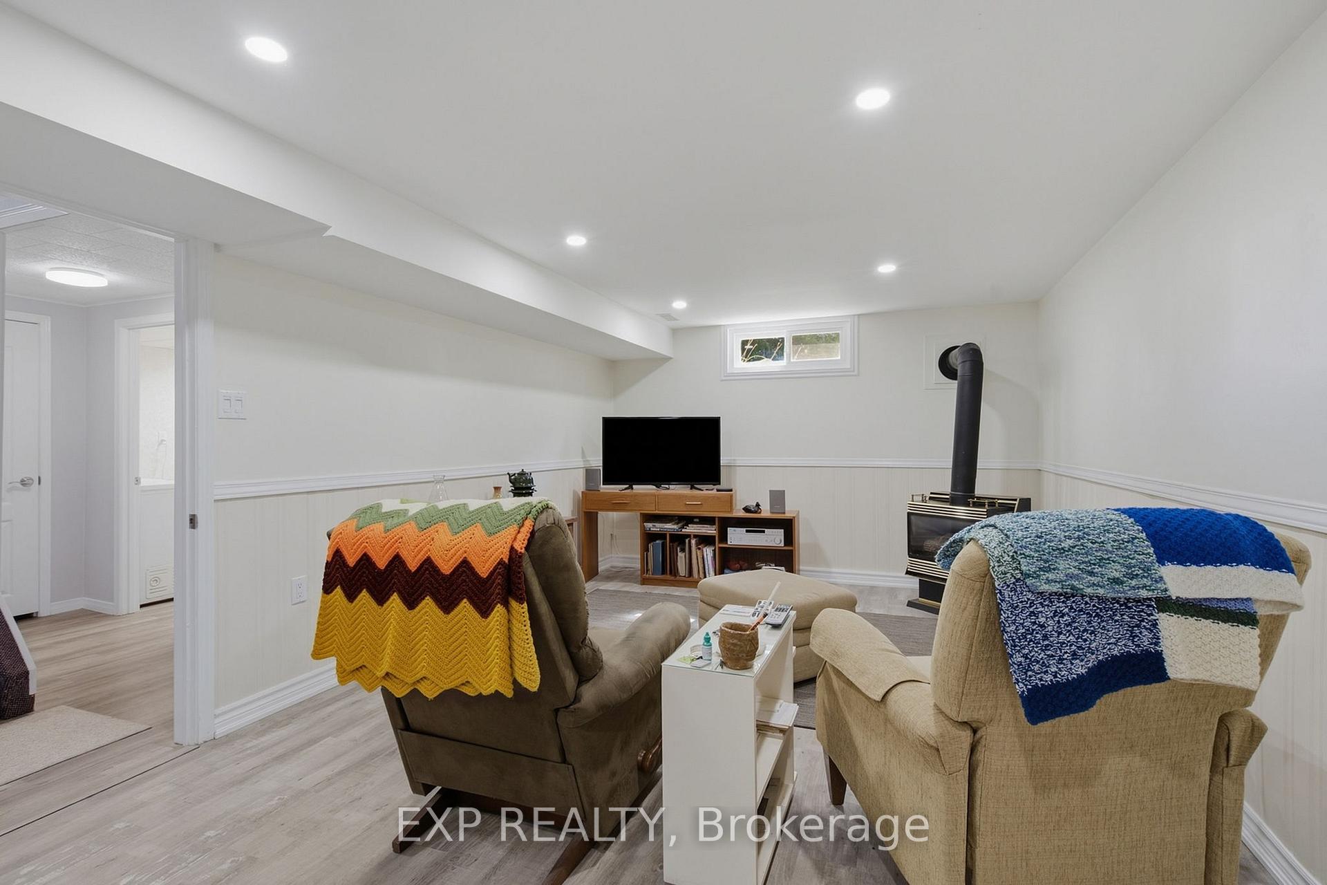 Photo 25 of 320 Culver Place, London, East H — HOMEH