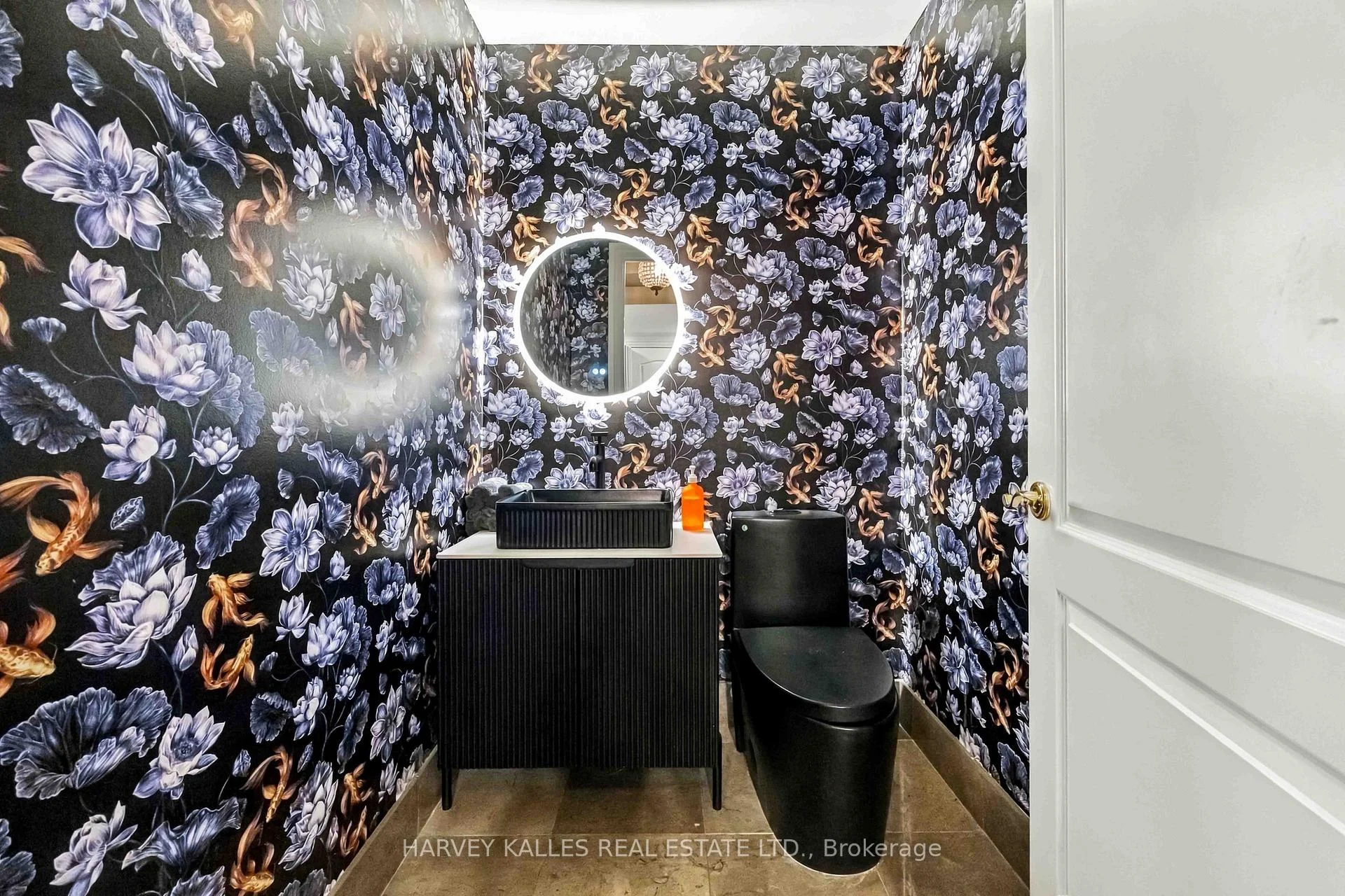 Photo 9 of Unit 201, 33 Delisle Avenue, Toronto, Yonge-St. Clair — HOMEH