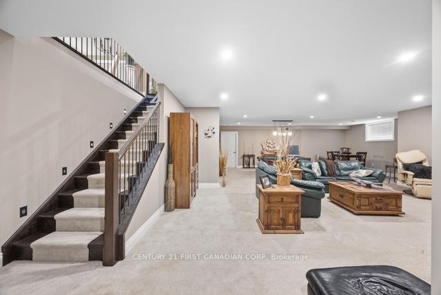 Photo 27 of 941 Longworth Road, London, South L — HOMEH