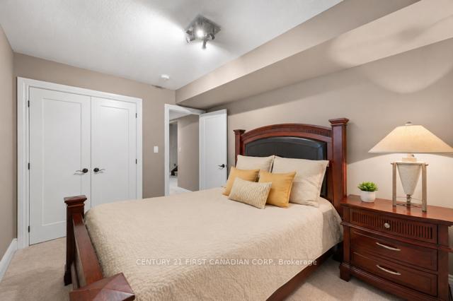 Photo 32 of 941 Longworth Road, London, South L — HOMEH
