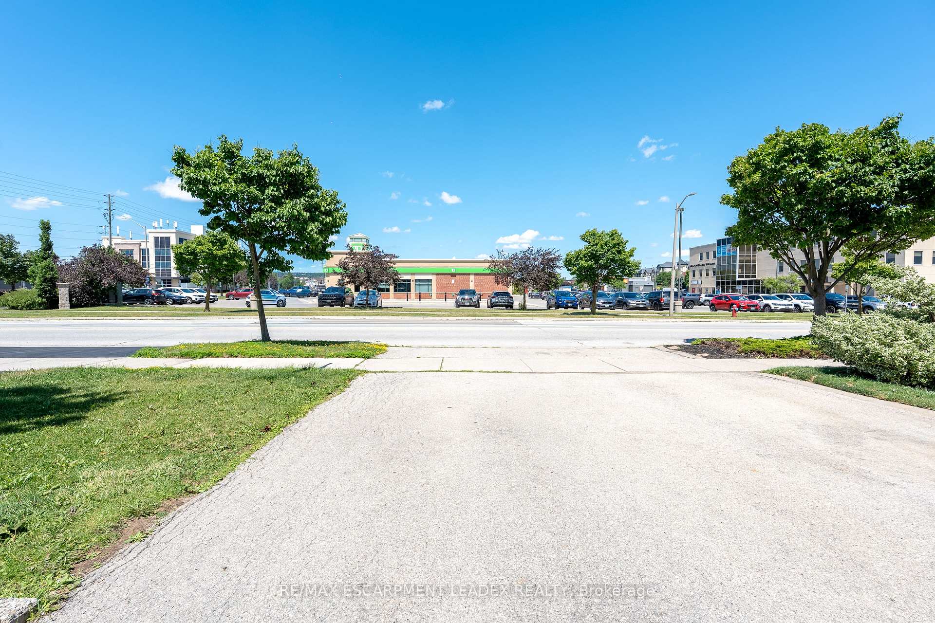 Photo 3 of 4008 Berton Avenue, Burlington, Rose — HOMEH