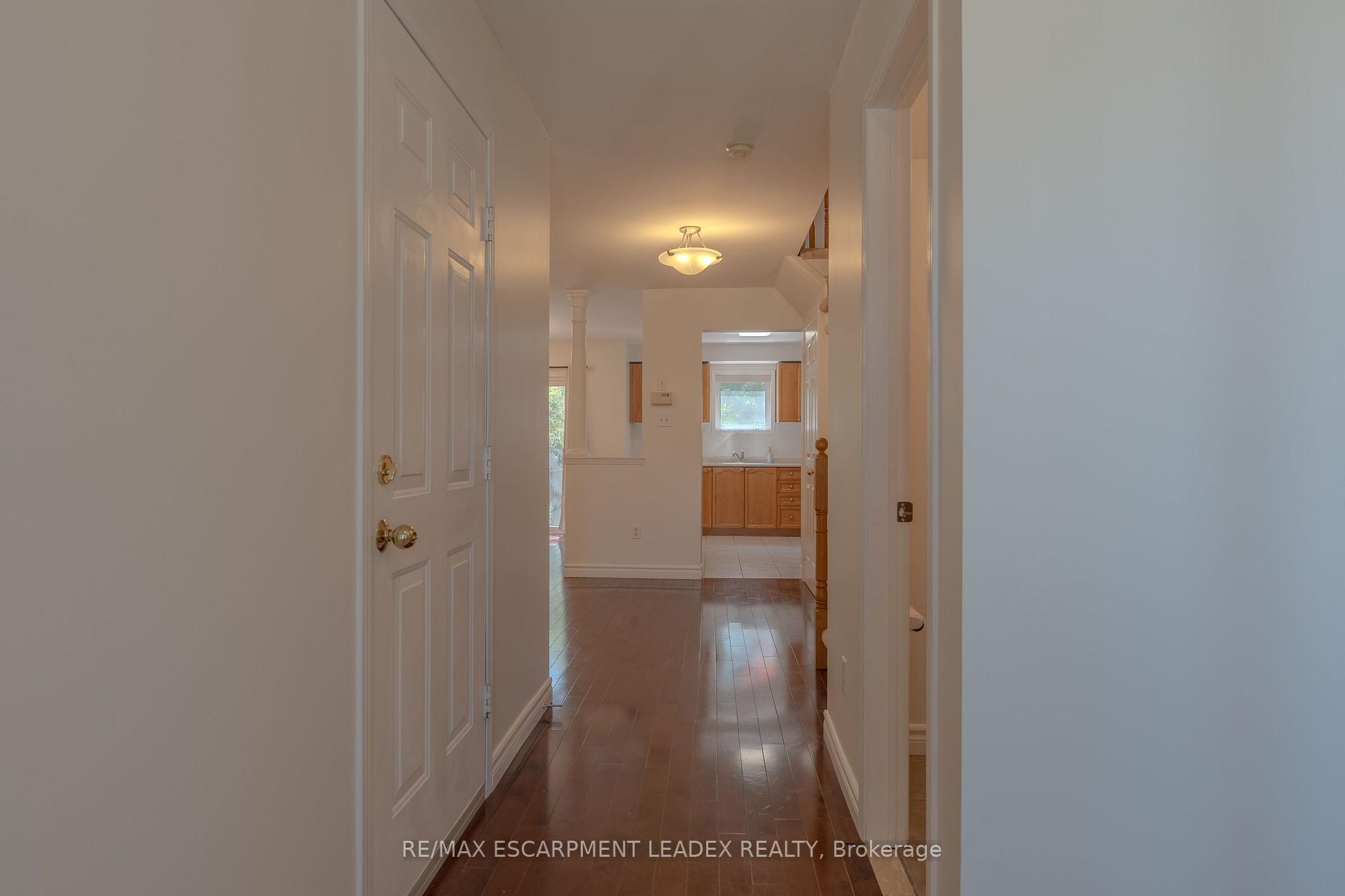 Photo 5 of 4008 Berton Avenue, Burlington, Rose — HOMEH