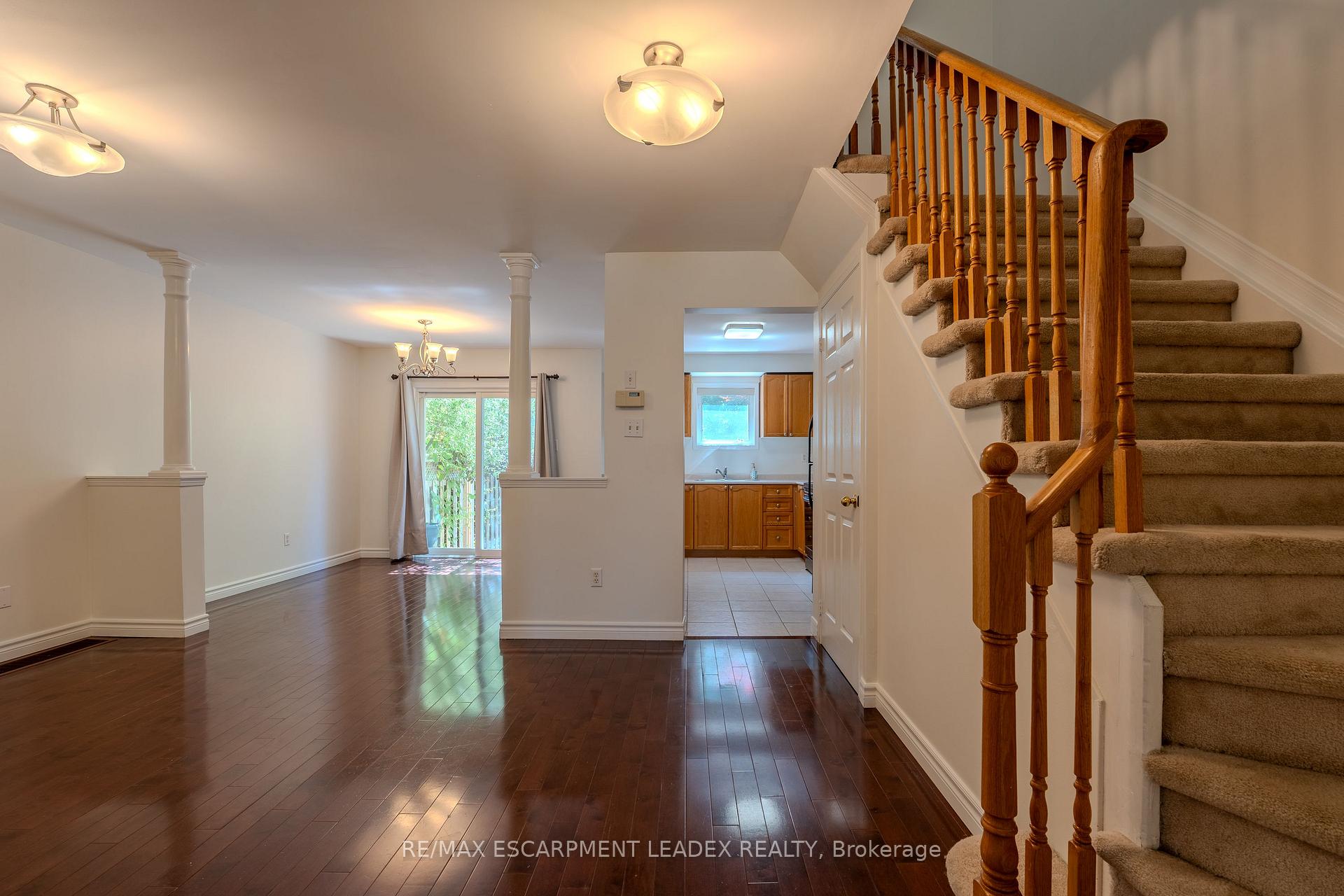 Photo 8 of 4008 Berton Avenue, Burlington, Rose — HOMEH