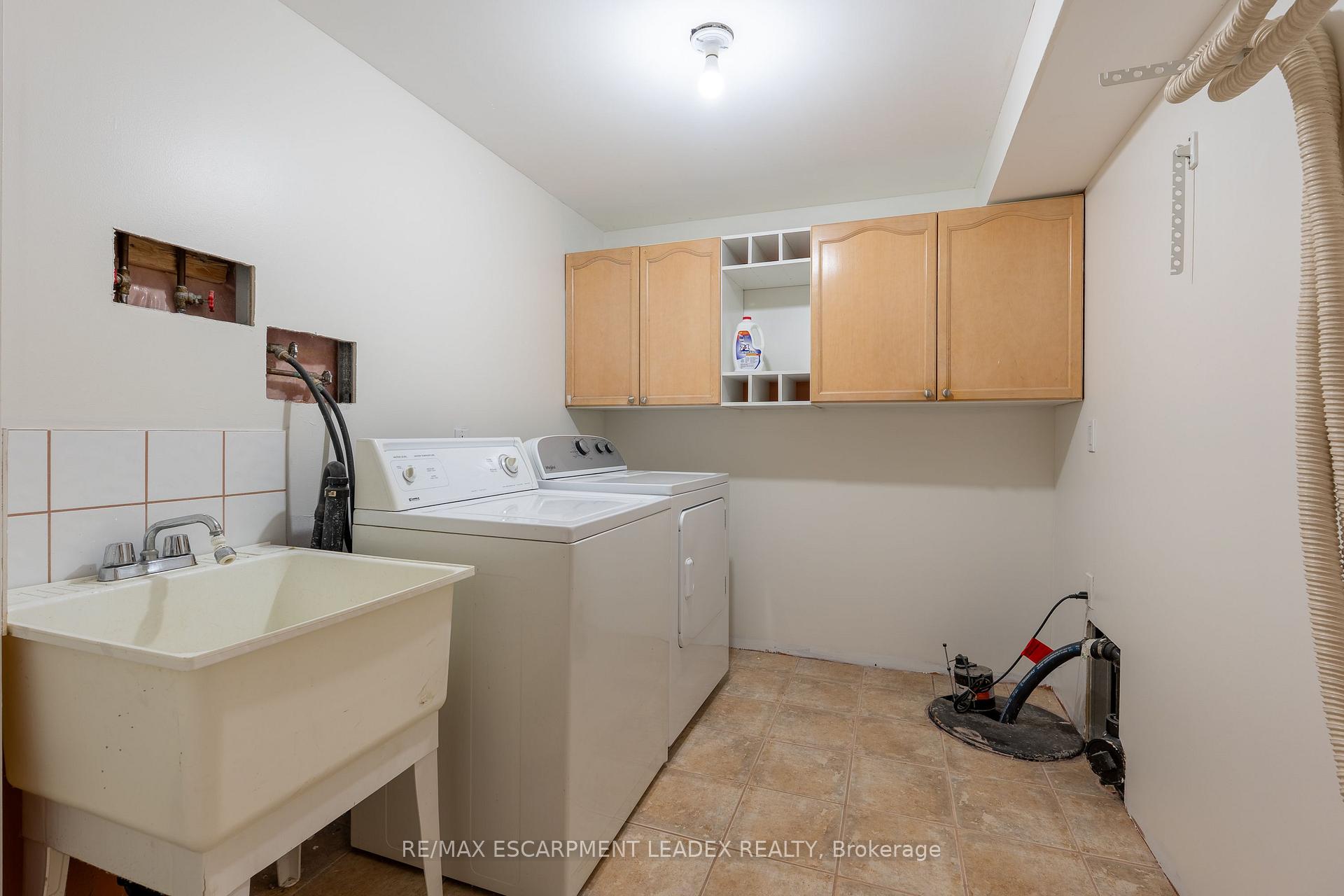 Photo 16 of 4008 Berton Avenue, Burlington, Rose — HOMEH