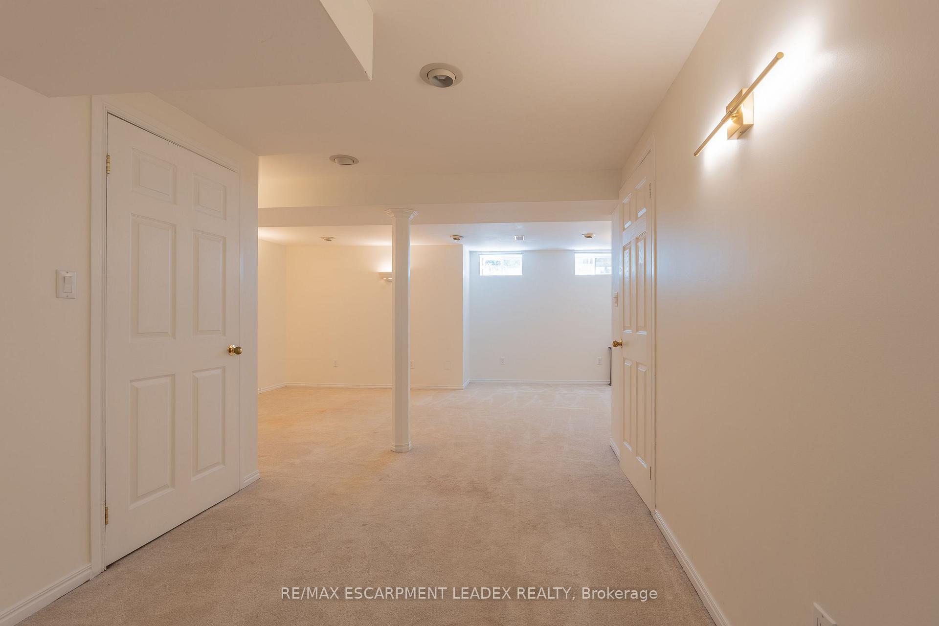 Photo 17 of 4008 Berton Avenue, Burlington, Rose — HOMEH
