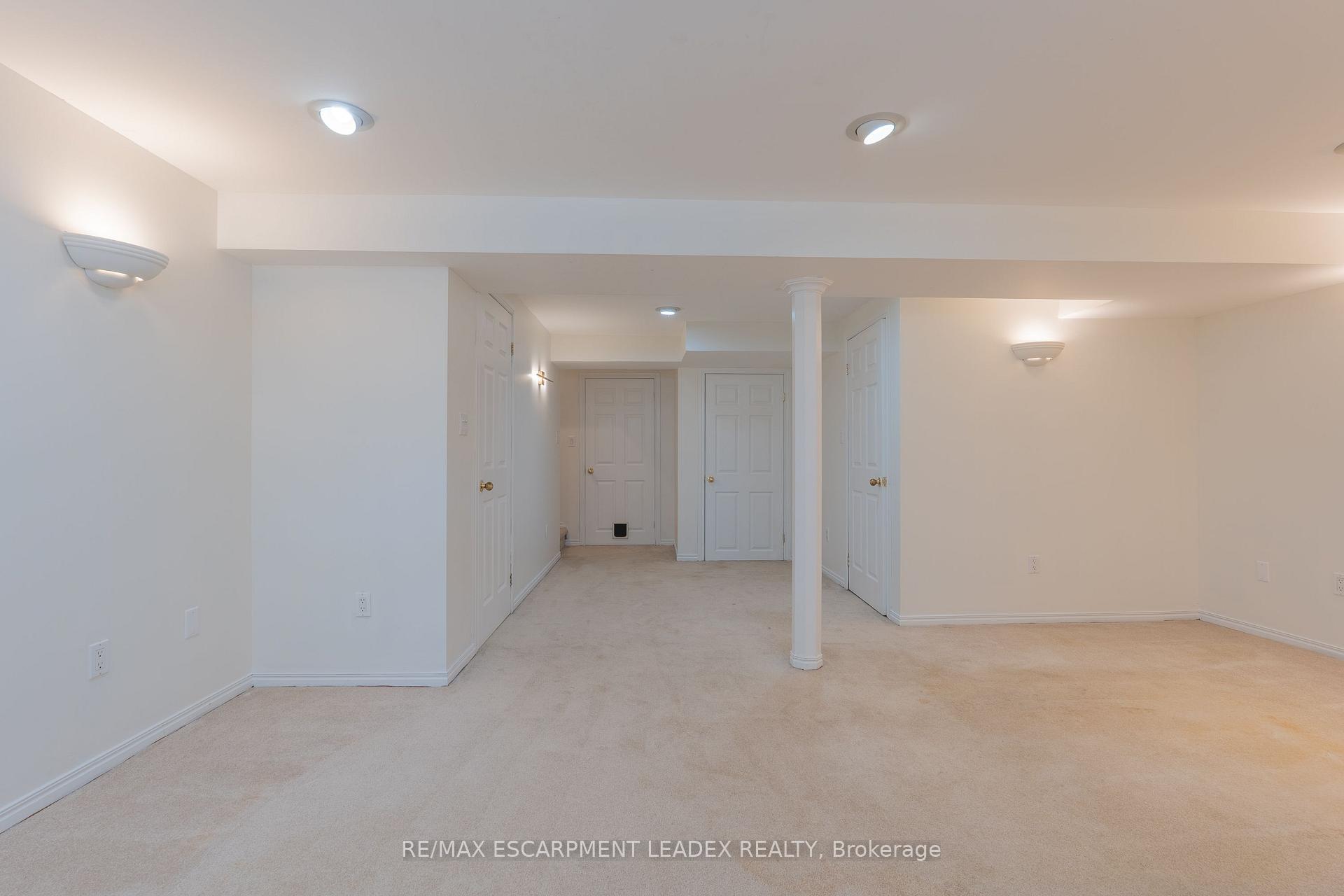 Photo 19 of 4008 Berton Avenue, Burlington, Rose — HOMEH