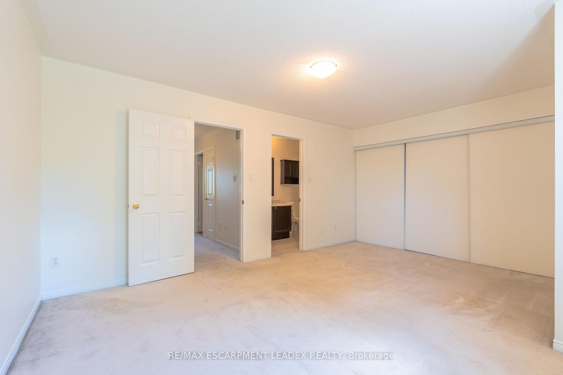 Photo 25 of 4008 Berton Avenue, Burlington, Rose — HOMEH
