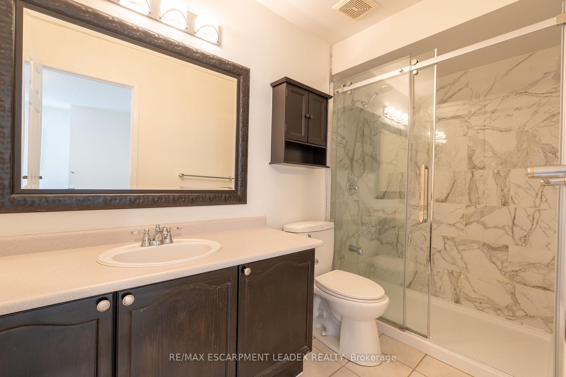 Photo 27 of 4008 Berton Avenue, Burlington, Rose — HOMEH