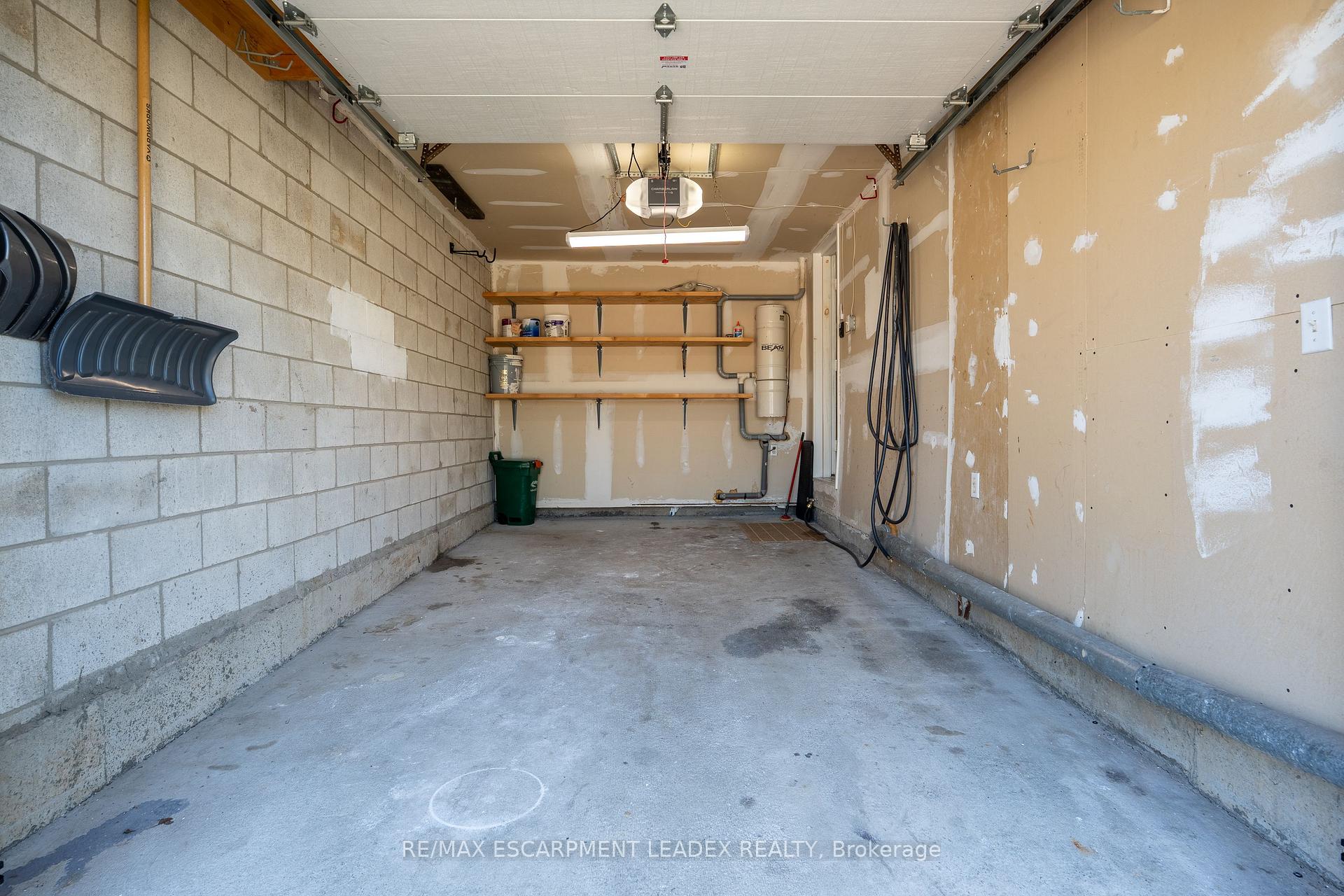 Photo 37 of 4008 Berton Avenue, Burlington, Rose — HOMEH