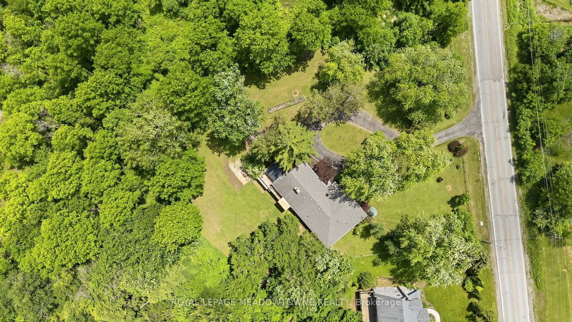 Photo 3 of 161 Confederation Street, Halton Hills, Glen Williams — HOMEH