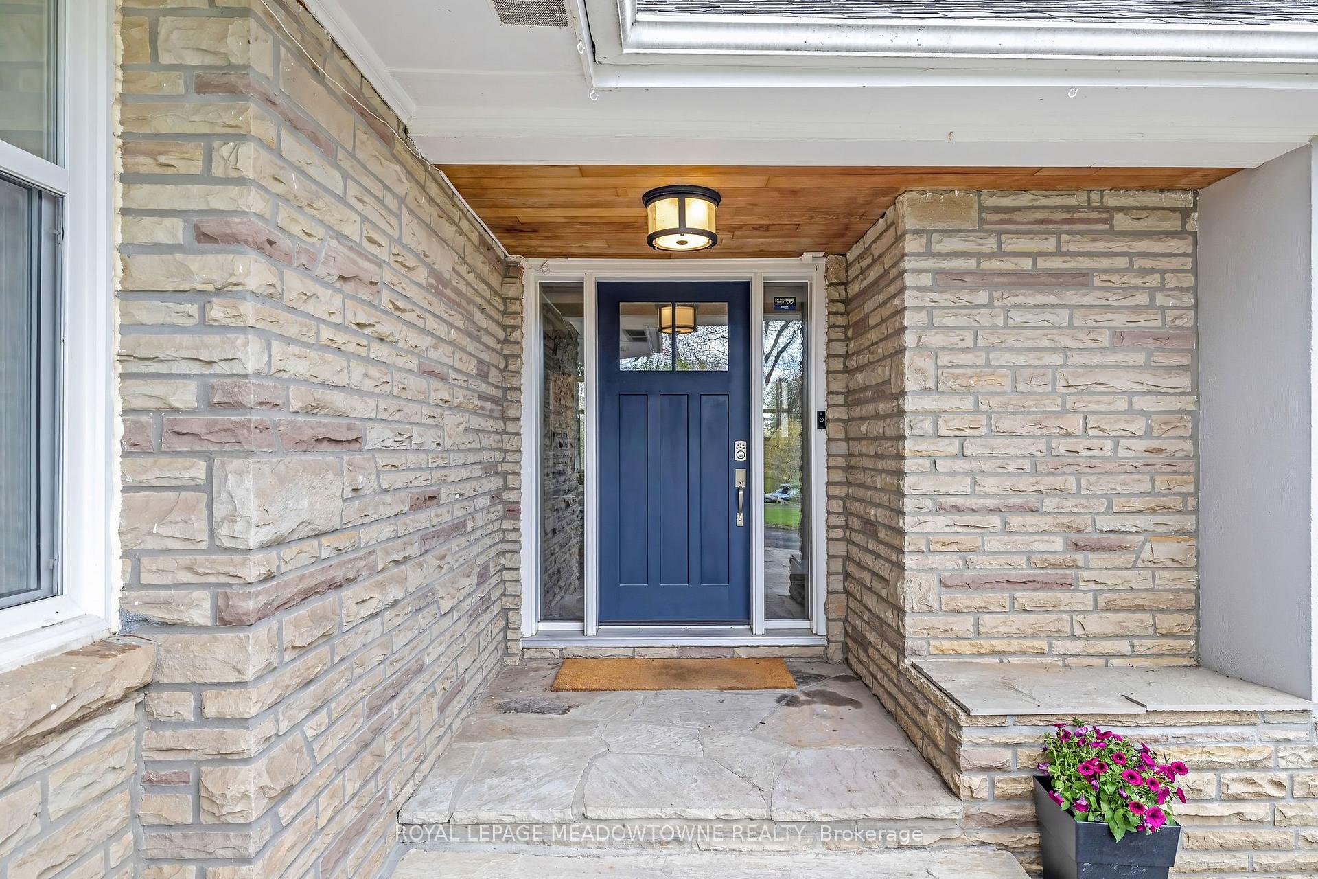 Photo 8 of 161 Confederation Street, Halton Hills, Glen Williams — HOMEH