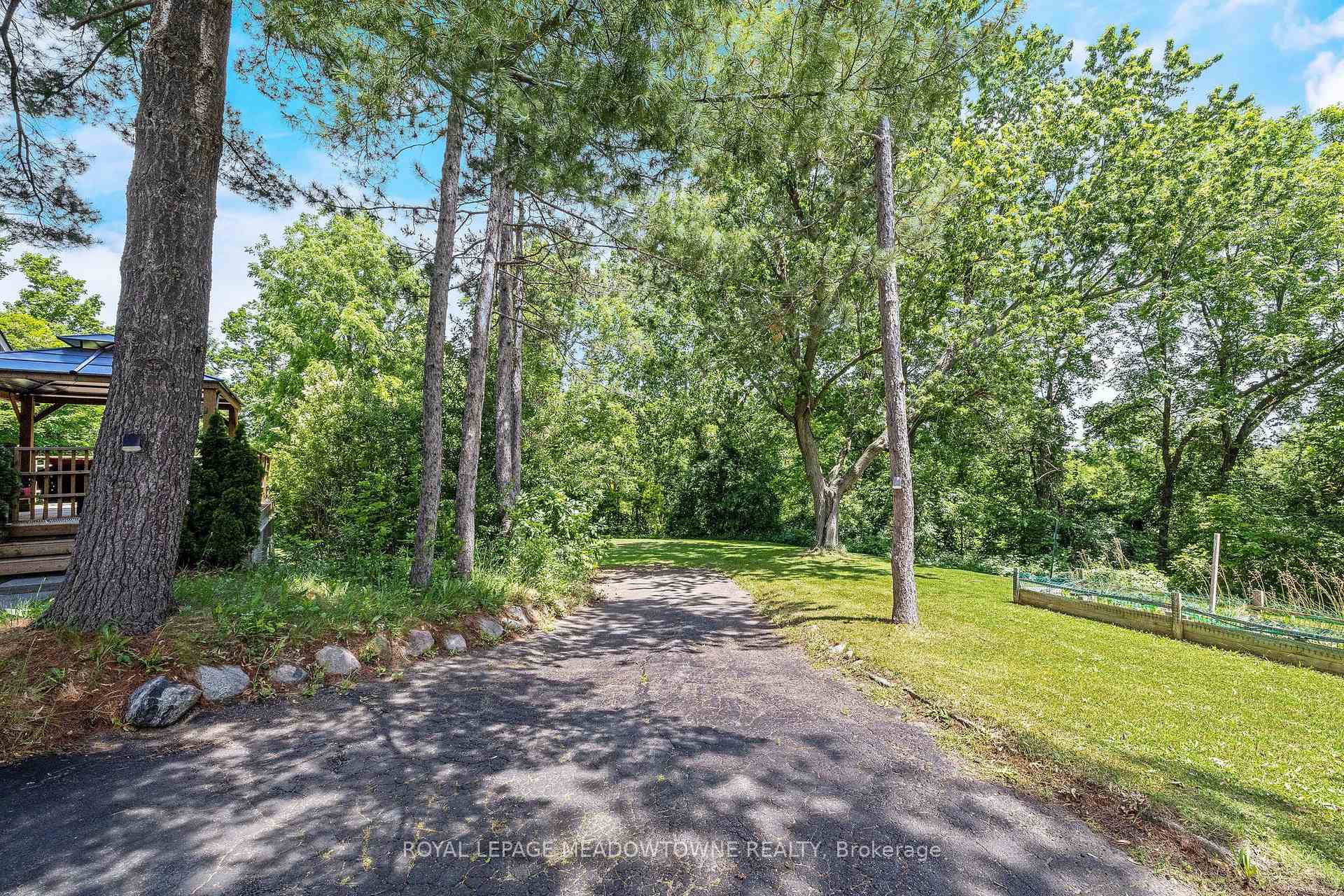 Photo 46 of 161 Confederation Street, Halton Hills, Glen Williams — HOMEH