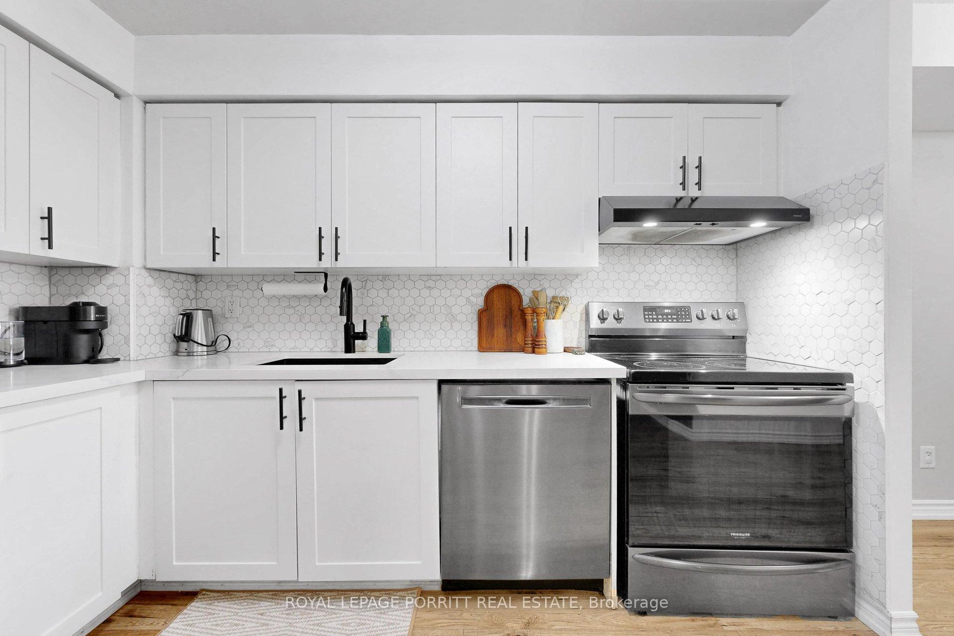 Photo of Unit 927, 3888 Duke Of York Boulevard