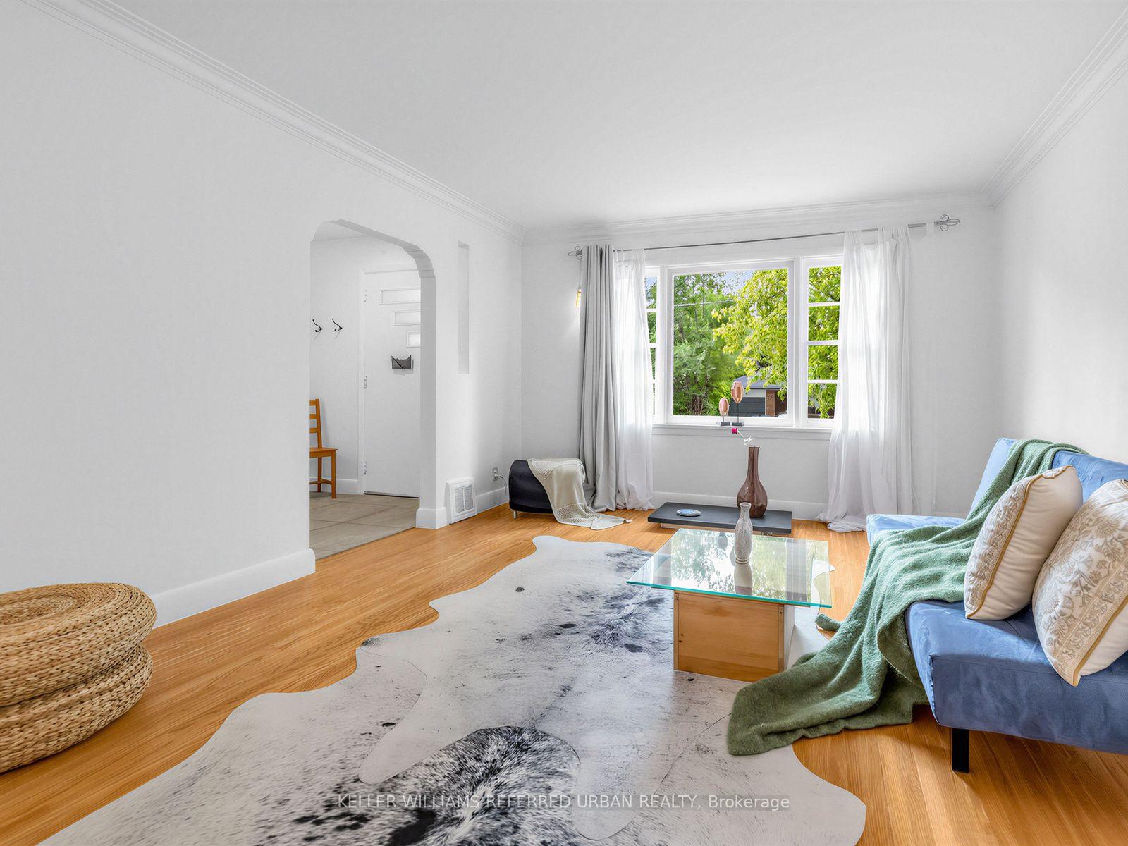 Photo 8 of 246 Burnett Avenue, North York, Lansing-Westgate — HOMEH
