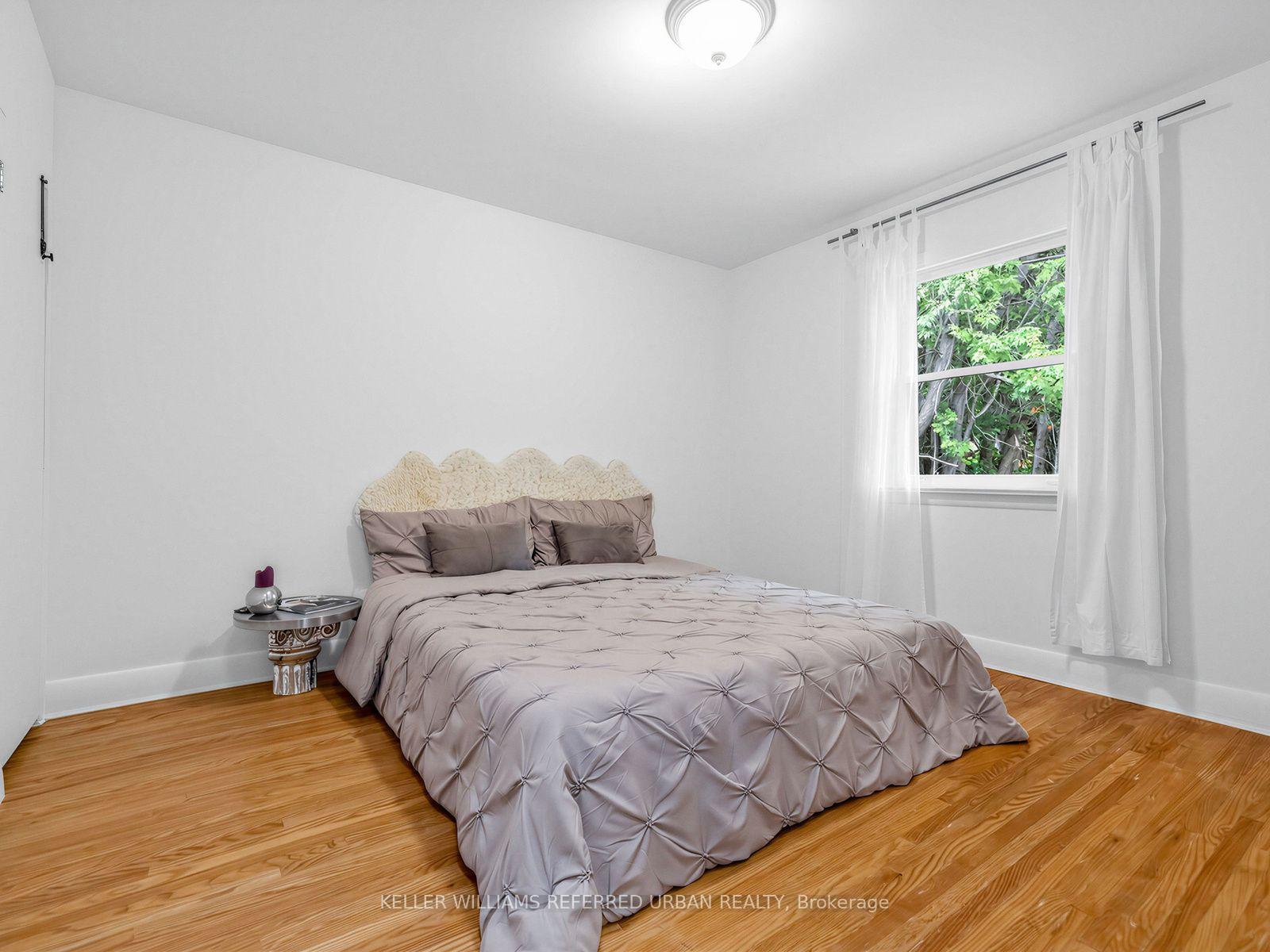 Photo 10 of 246 Burnett Avenue, North York, Lansing-Westgate — HOMEH