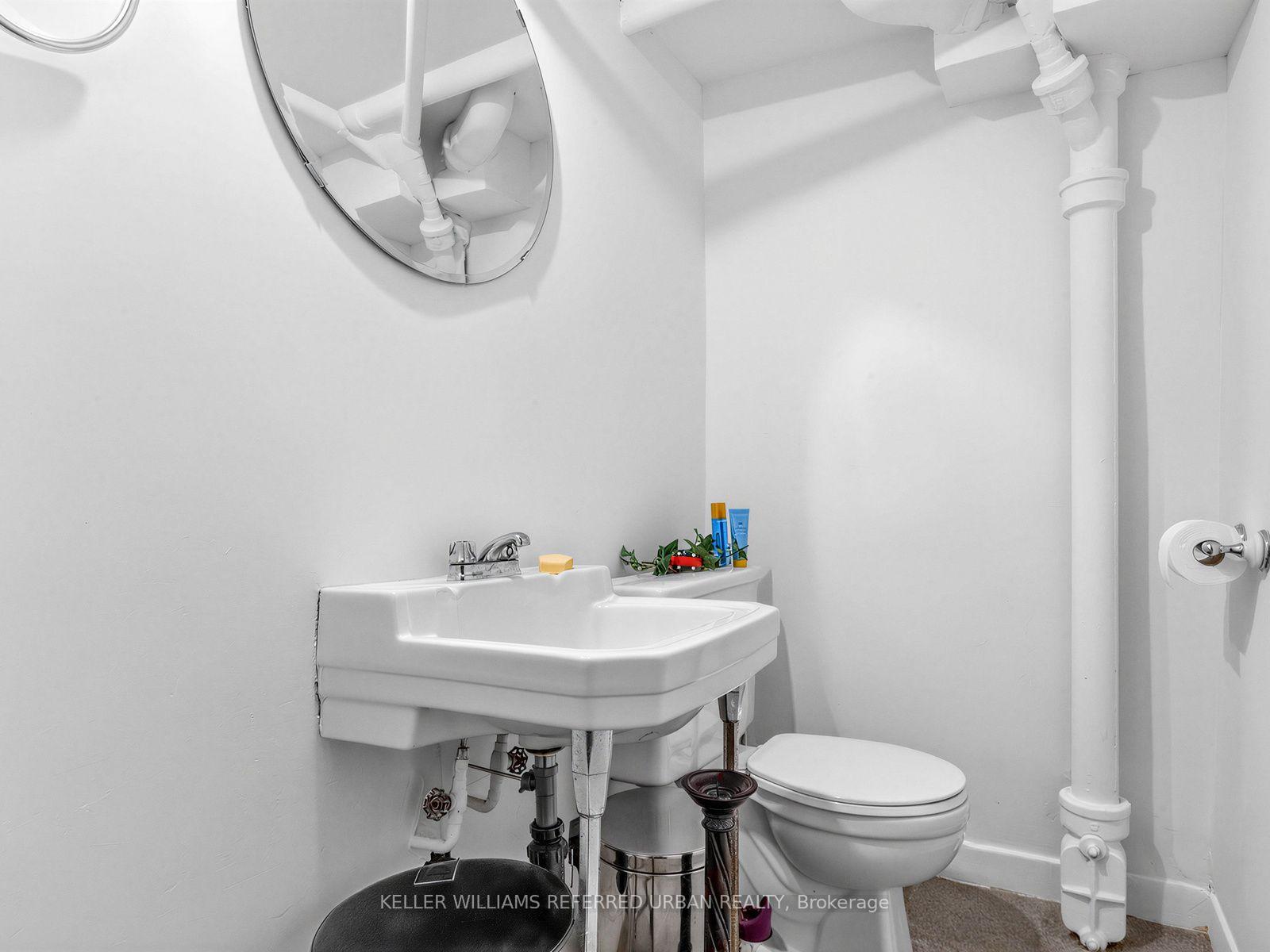 Photo 18 of 246 Burnett Avenue, North York, Lansing-Westgate — HOMEH