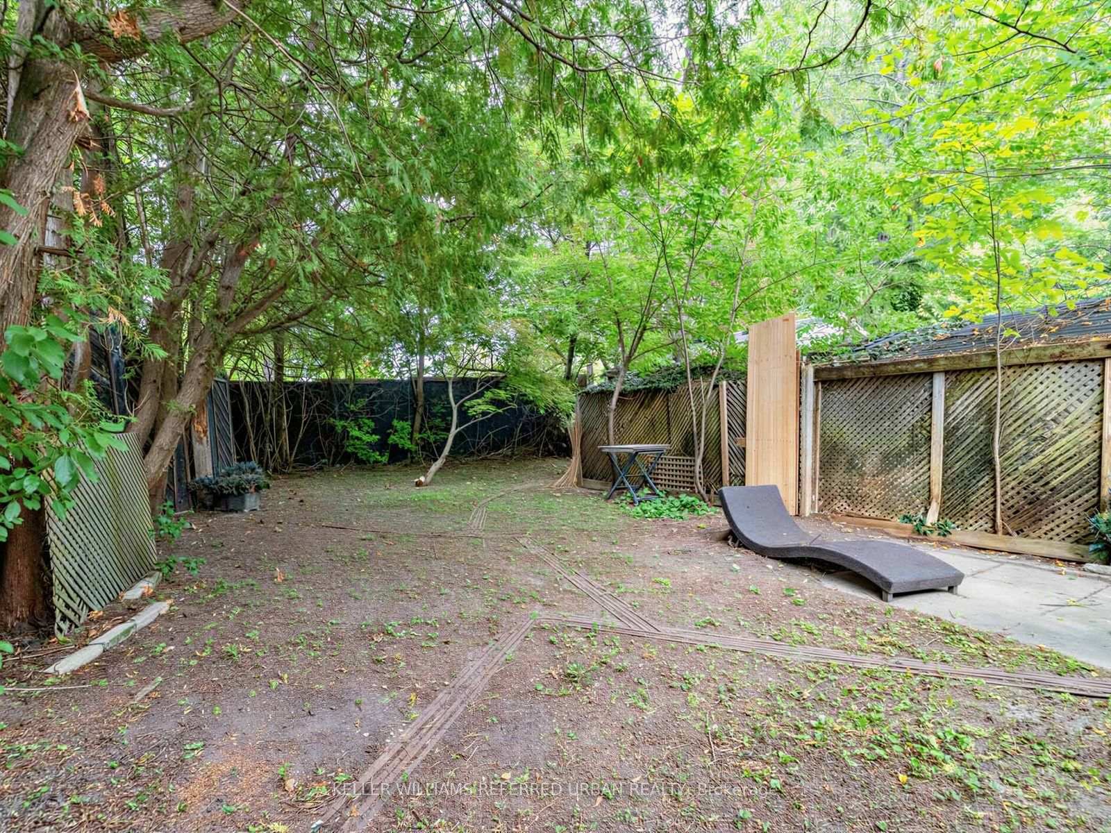 Photo 20 of 246 Burnett Avenue, North York, Lansing-Westgate — HOMEH