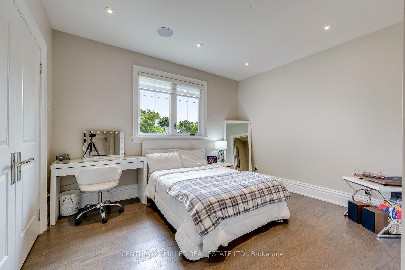 Photo 33 of 1399 Willowdown Road, Oakville, Southwest — HOMEH