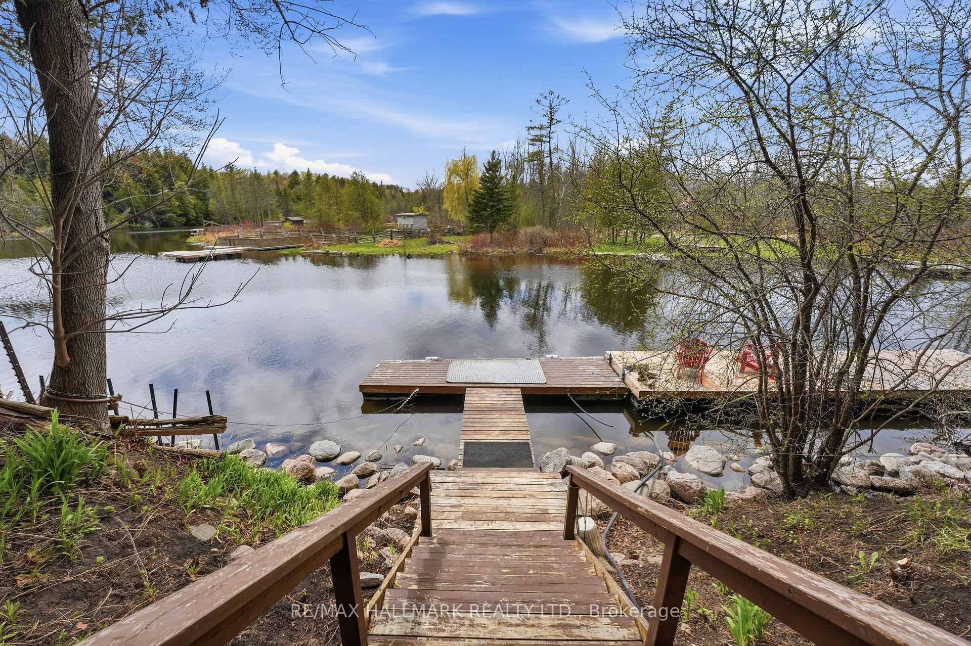 Photo 2 of 104 Riverbank Drive, Georgina, Pefferlaw — HOMEH