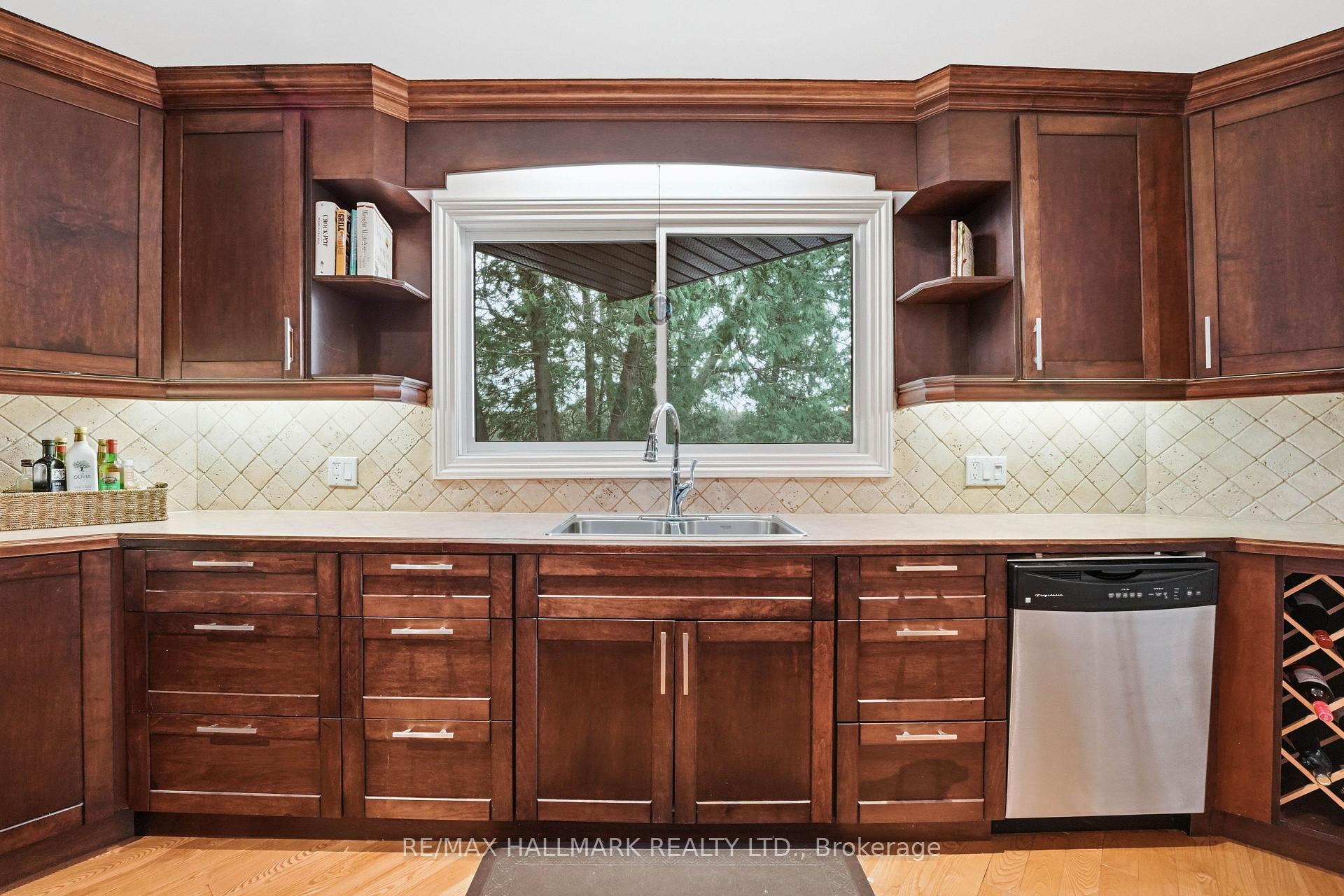 Photo 13 of 104 Riverbank Drive, Georgina, Pefferlaw — HOMEH