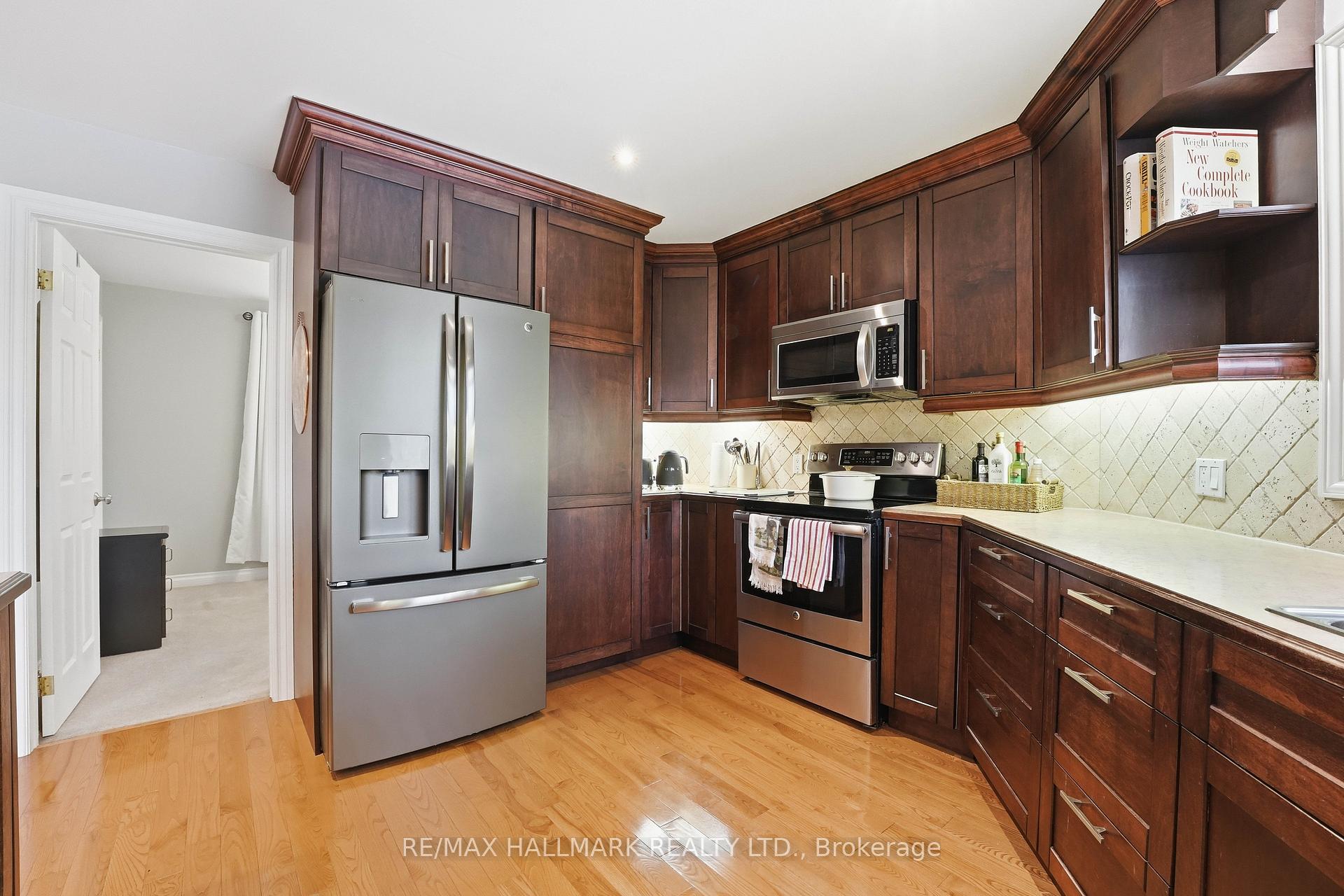 Photo 14 of 104 Riverbank Drive, Georgina, Pefferlaw — HOMEH
