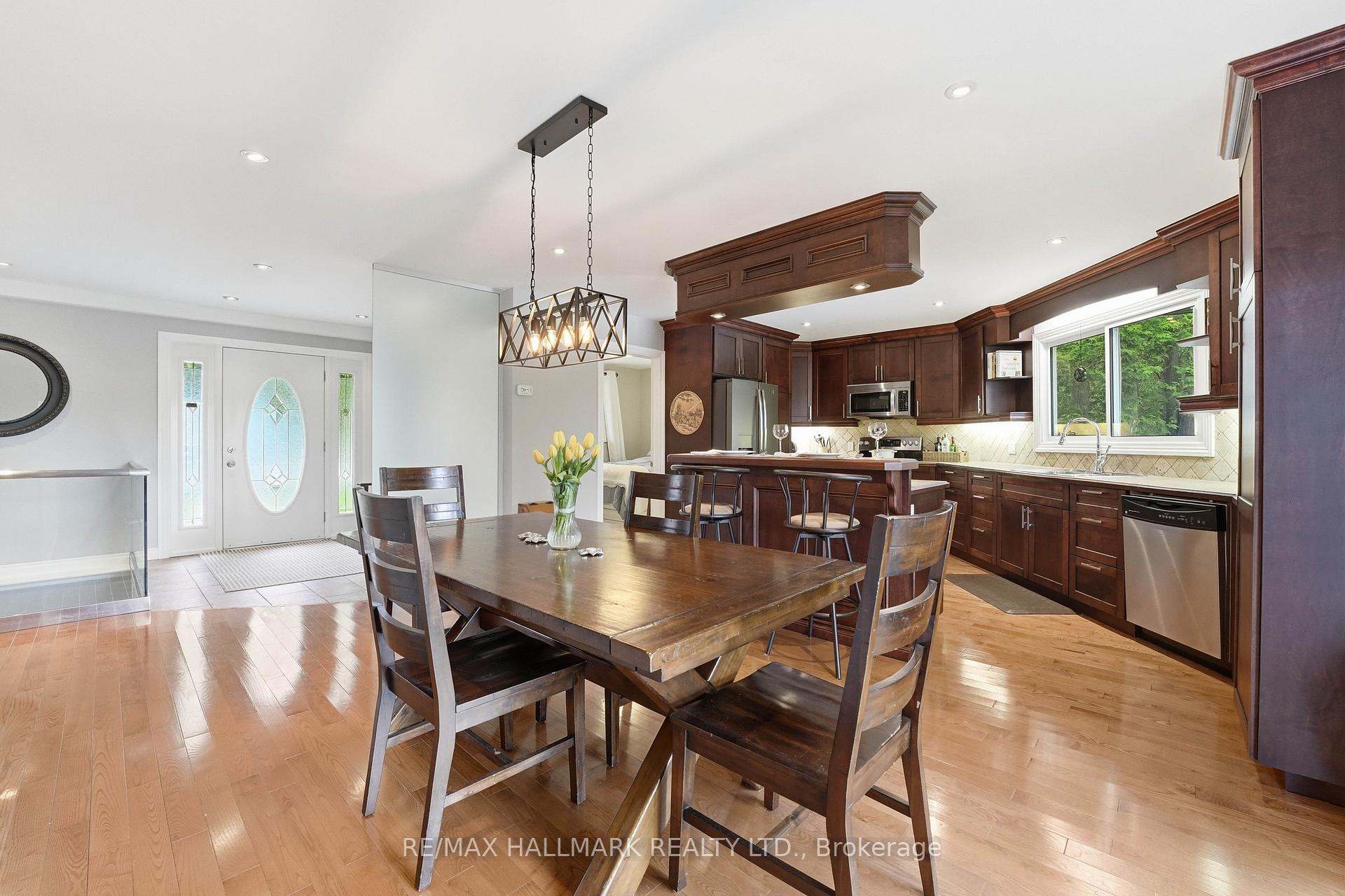 Photo 15 of 104 Riverbank Drive, Georgina, Pefferlaw — HOMEH
