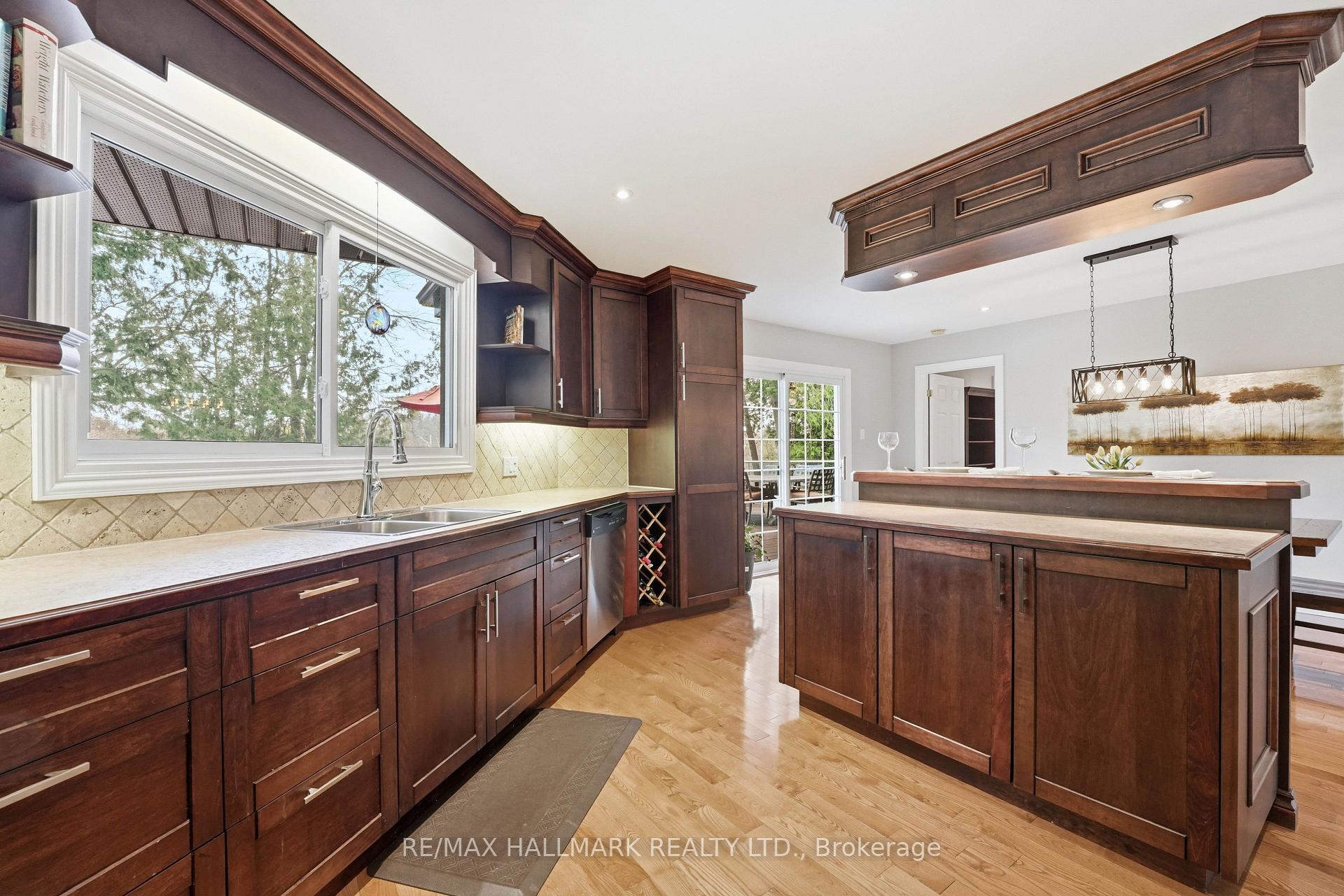 Photo 16 of 104 Riverbank Drive, Georgina, Pefferlaw — HOMEH