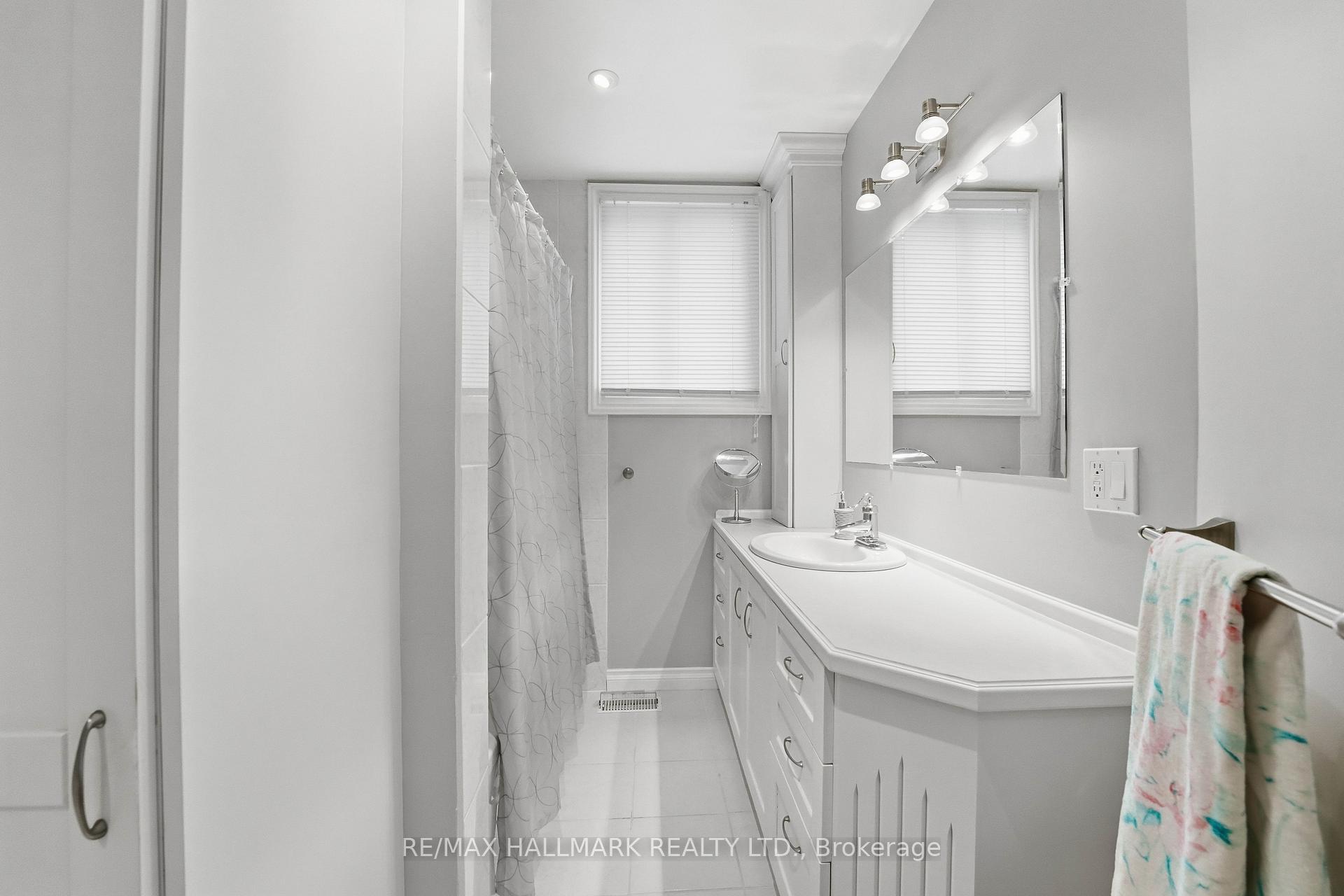 Photo 34 of 104 Riverbank Drive, Georgina, Pefferlaw — HOMEH