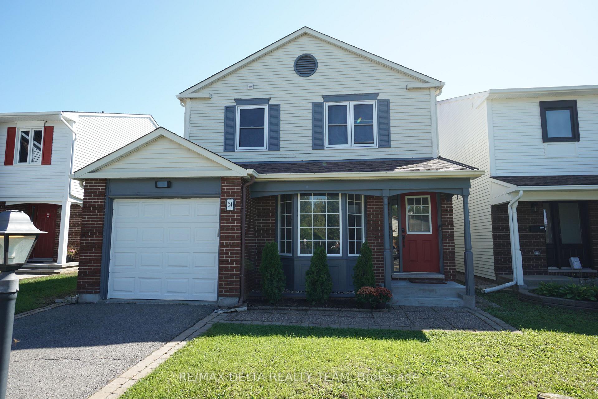 Photo 2 of 24 Raftus Square, Ottawa, Barrhaven - Pheasant Run — HOMEH