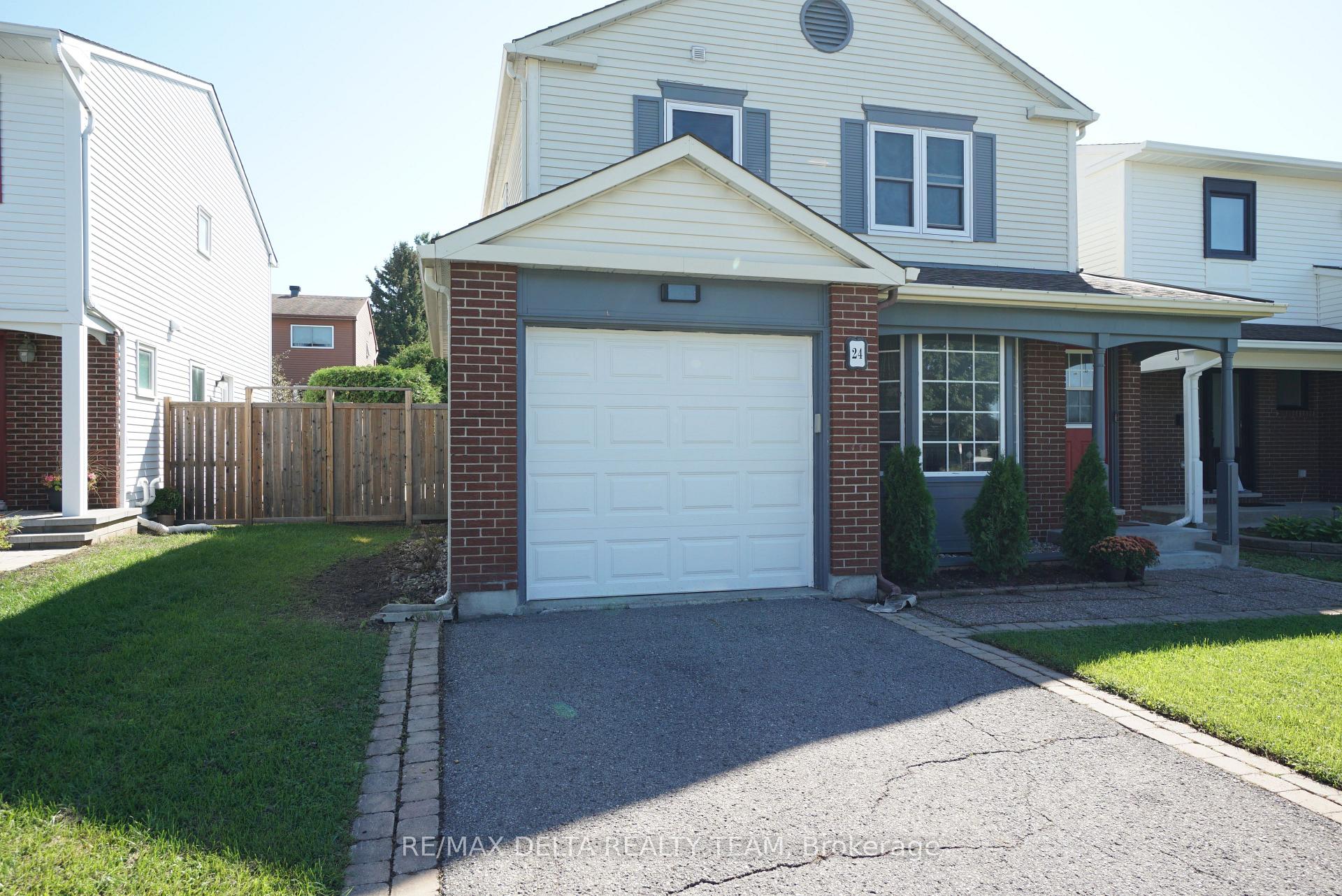 Photo 3 of 24 Raftus Square, Ottawa, Barrhaven - Pheasant Run — HOMEH