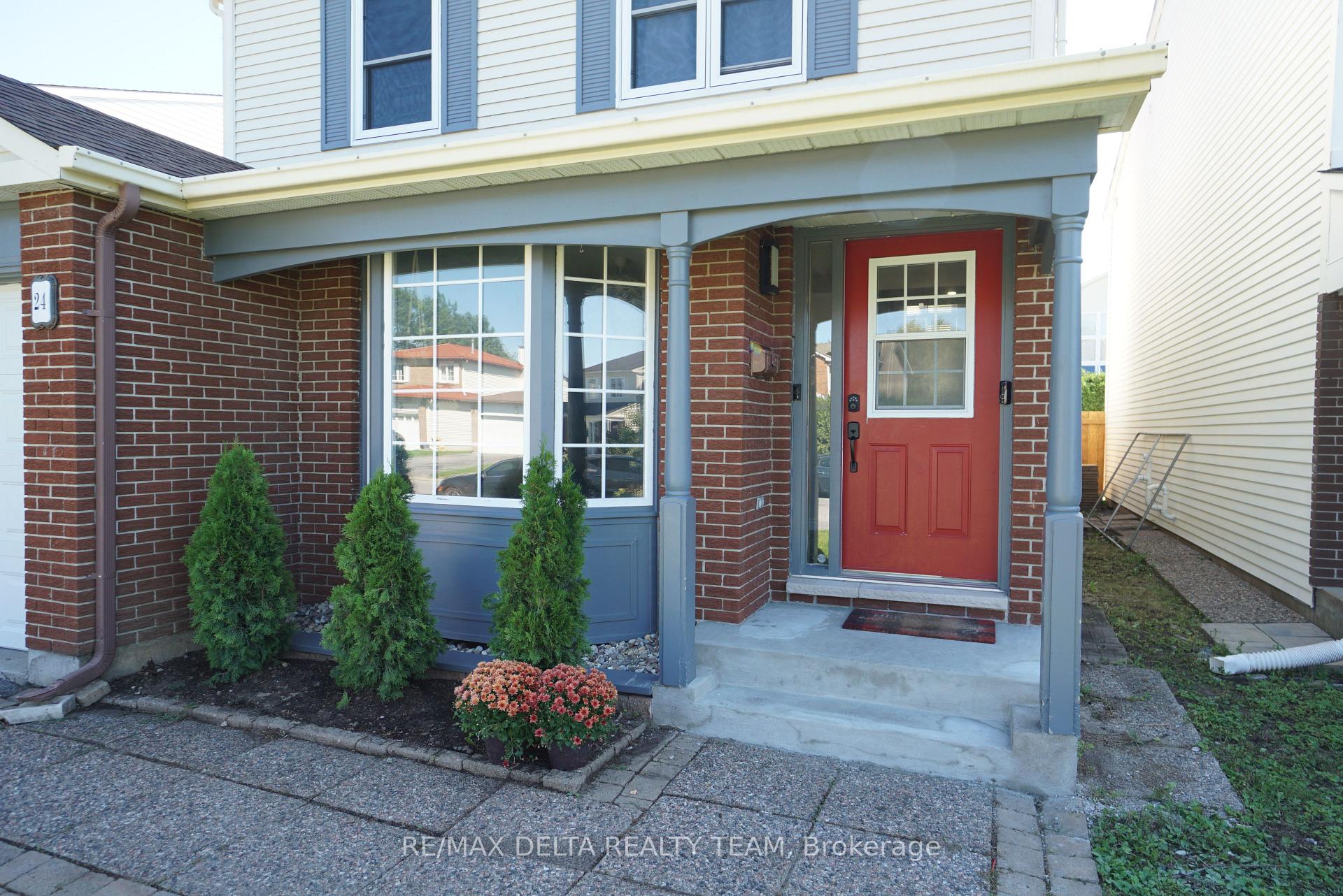 Photo 4 of 24 Raftus Square, Ottawa, Barrhaven - Pheasant Run — HOMEH