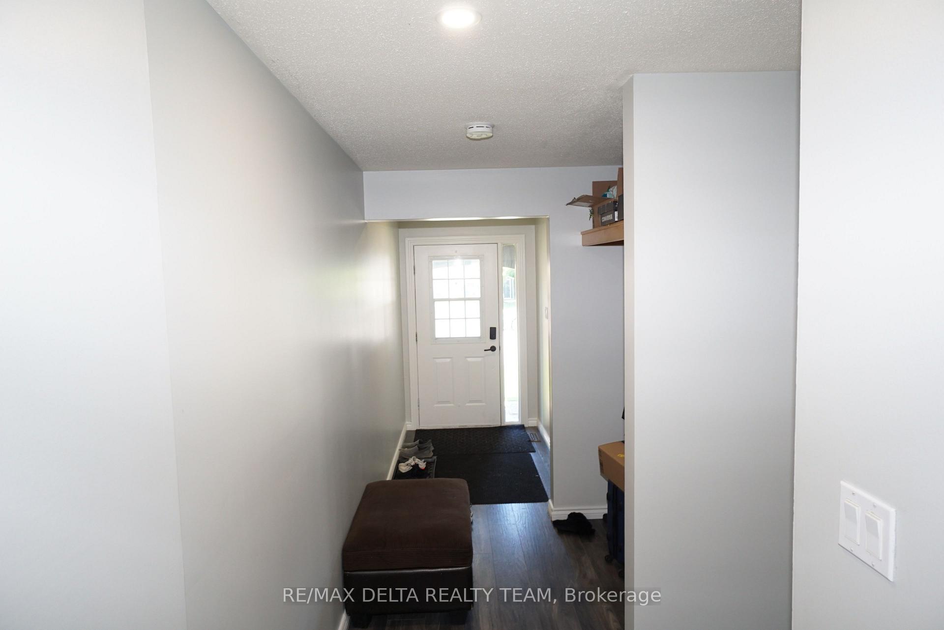 Photo 5 of 24 Raftus Square, Ottawa, Barrhaven - Pheasant Run — HOMEH