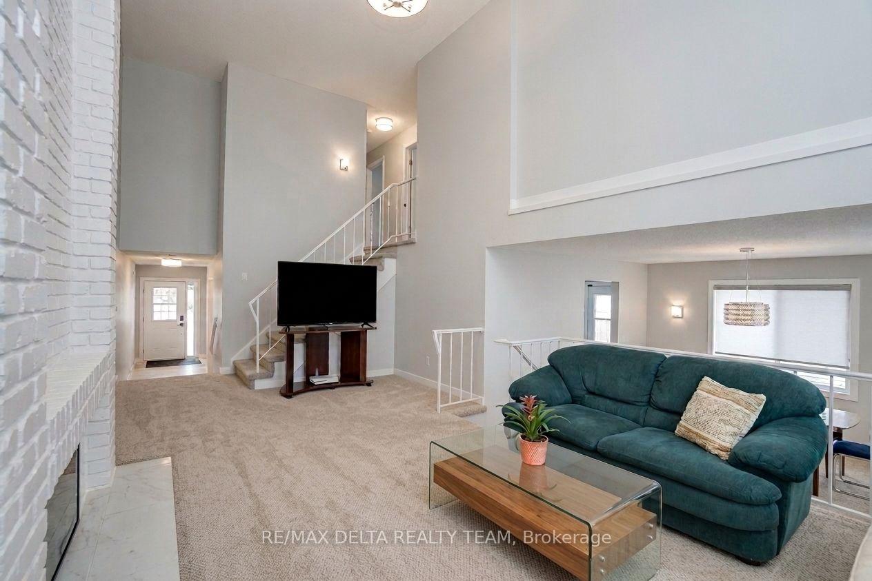 Photo 9 of 24 Raftus Square, Ottawa, Barrhaven - Pheasant Run — HOMEH