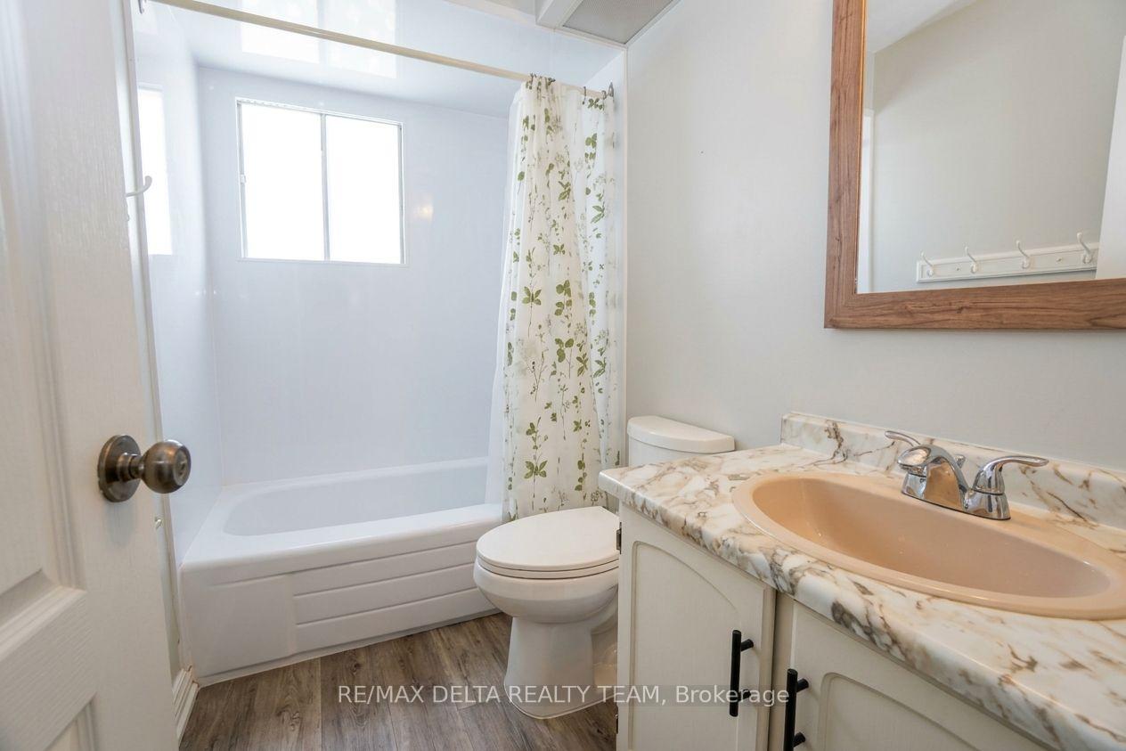 Photo 14 of 24 Raftus Square, Ottawa, Barrhaven - Pheasant Run — HOMEH