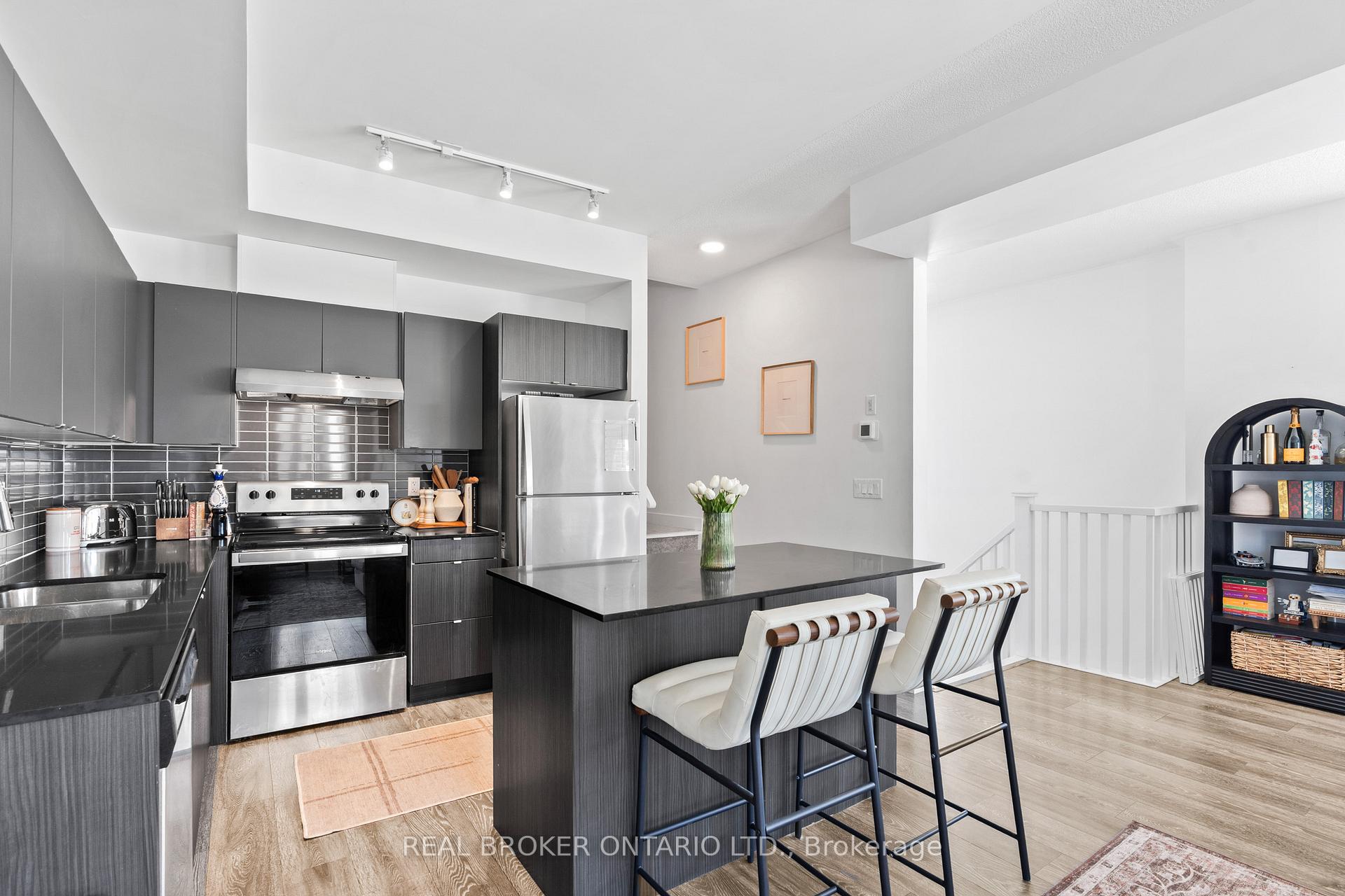 Photo 14 of Unit 1, 1121 Cooke Boulevard, Burlington, LaSalle — HOMEH