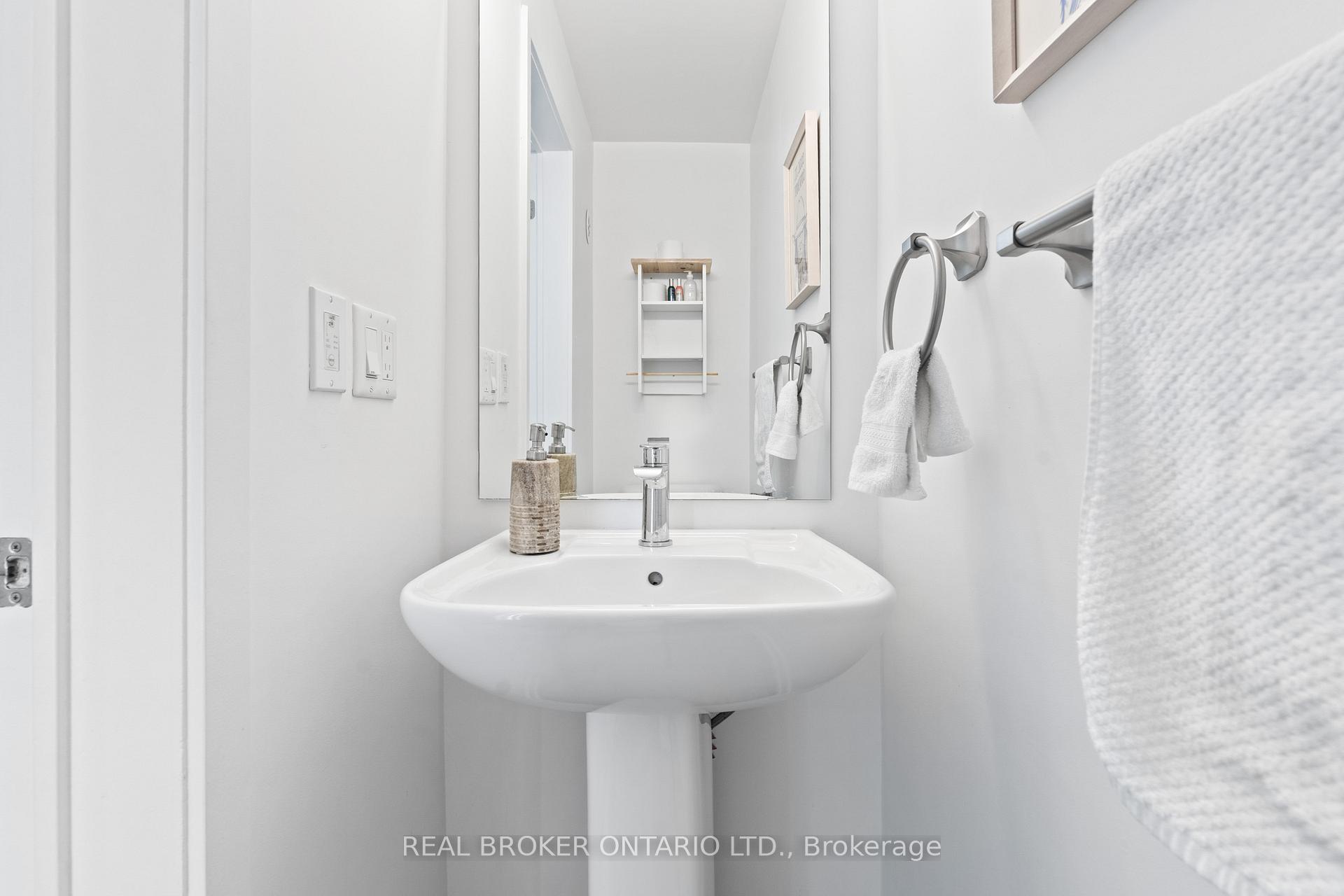 Photo 36 of Unit 1, 1121 Cooke Boulevard, Burlington, LaSalle — HOMEH