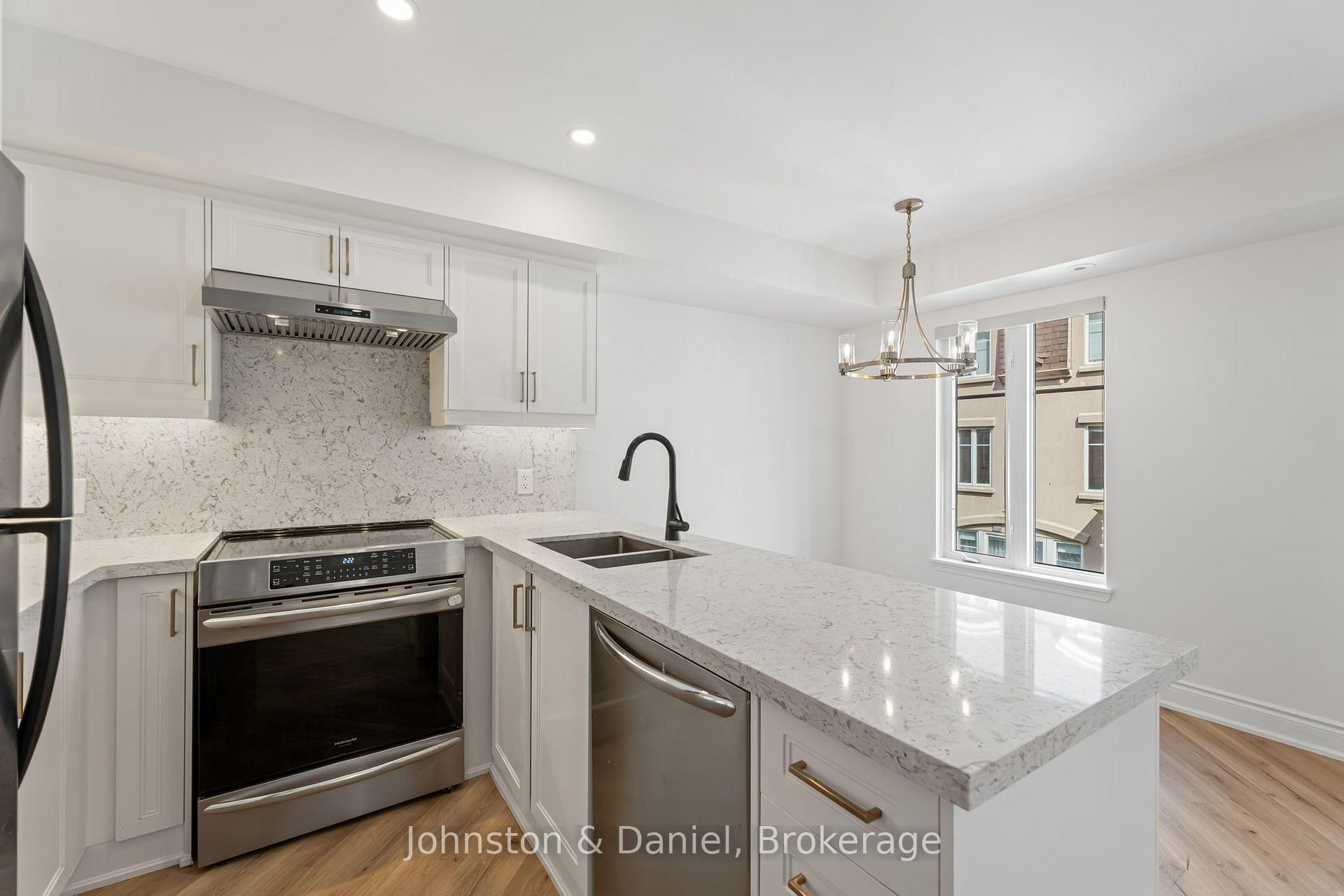 Photo 6 of Unit 615, 38 Western Battery Road W, Toronto, Niagara — HOMEH